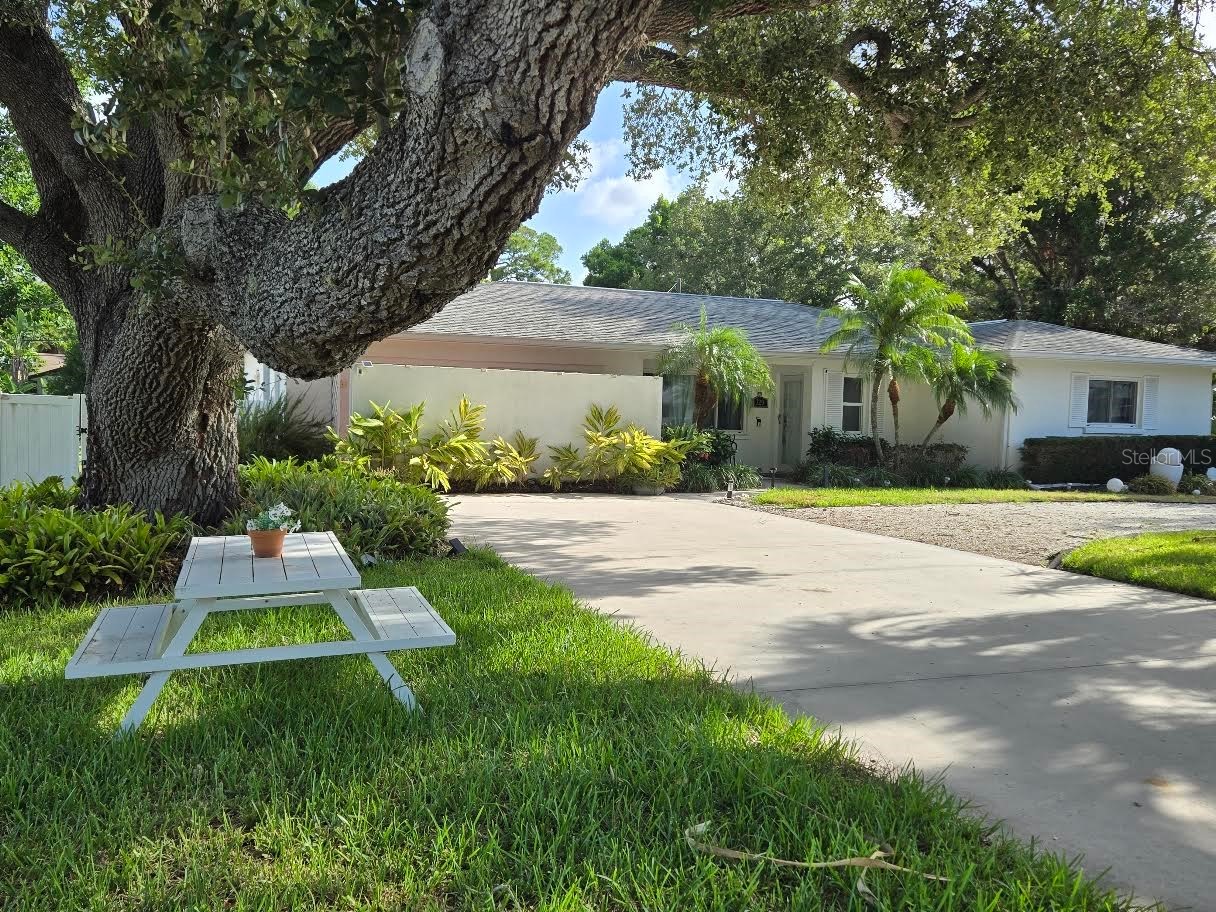 329 Bernard Avenue Sarasota FL 34243 - SARASOTA BAY A4697412 image1