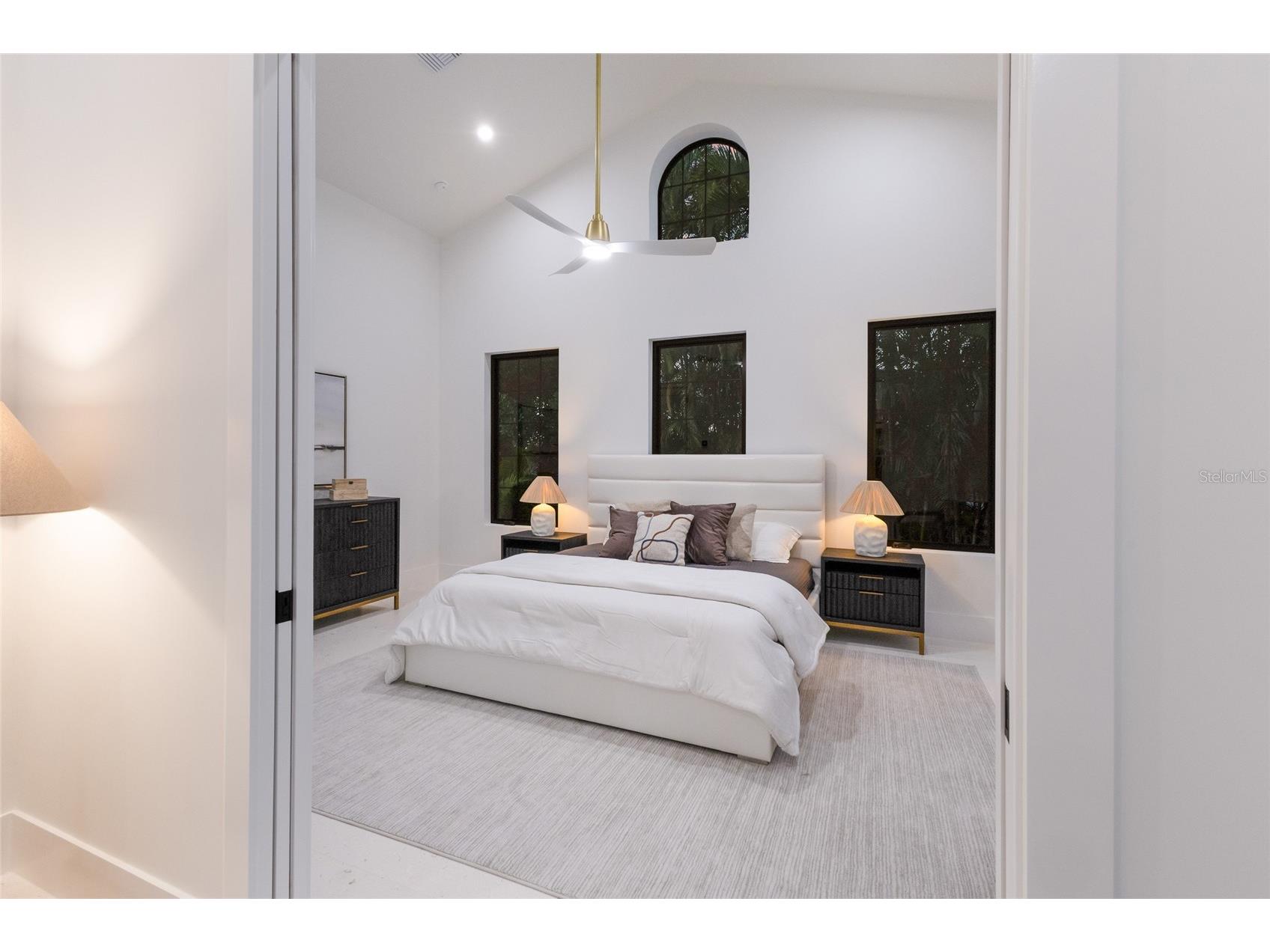 329 Bird Key Drive Sarasota FL 34236 A4681496 image13