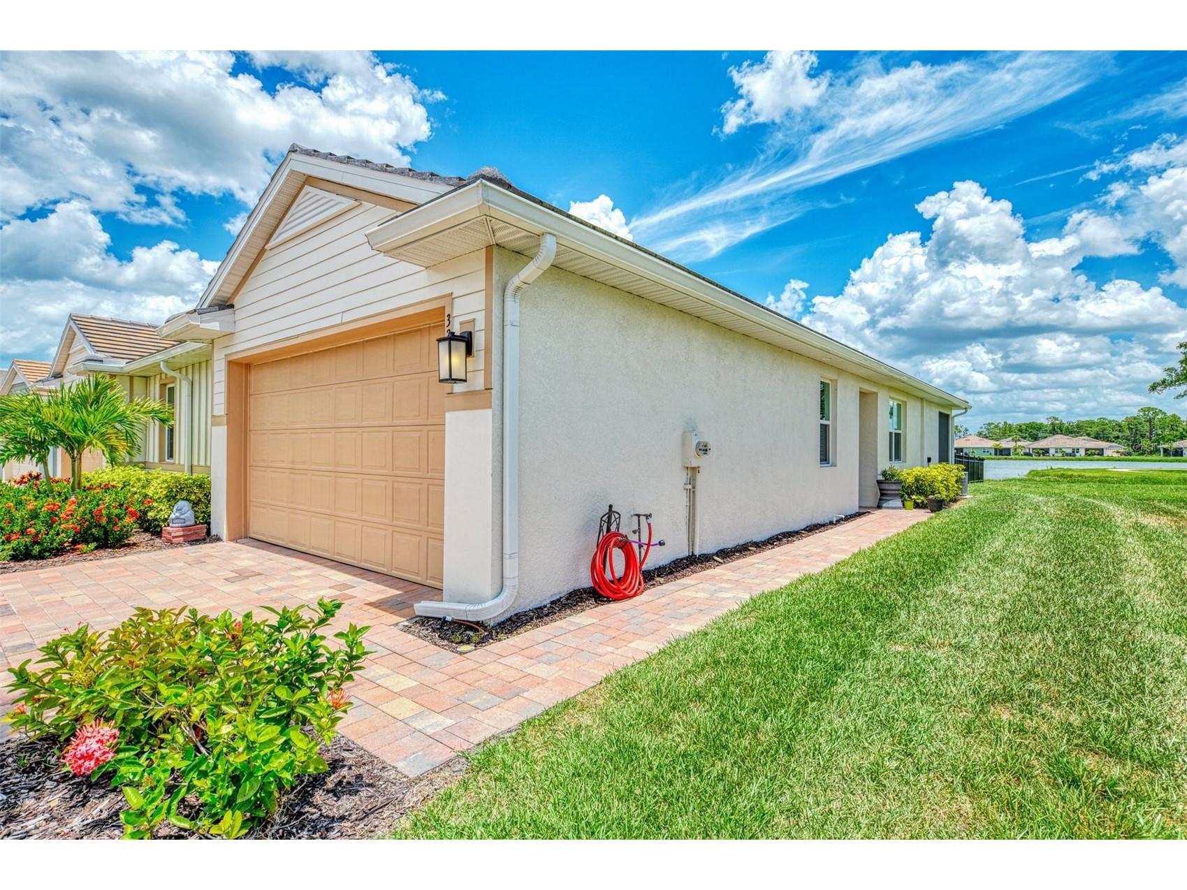 329 Ibiza Loop Venice FL 34292 N6144242 image4