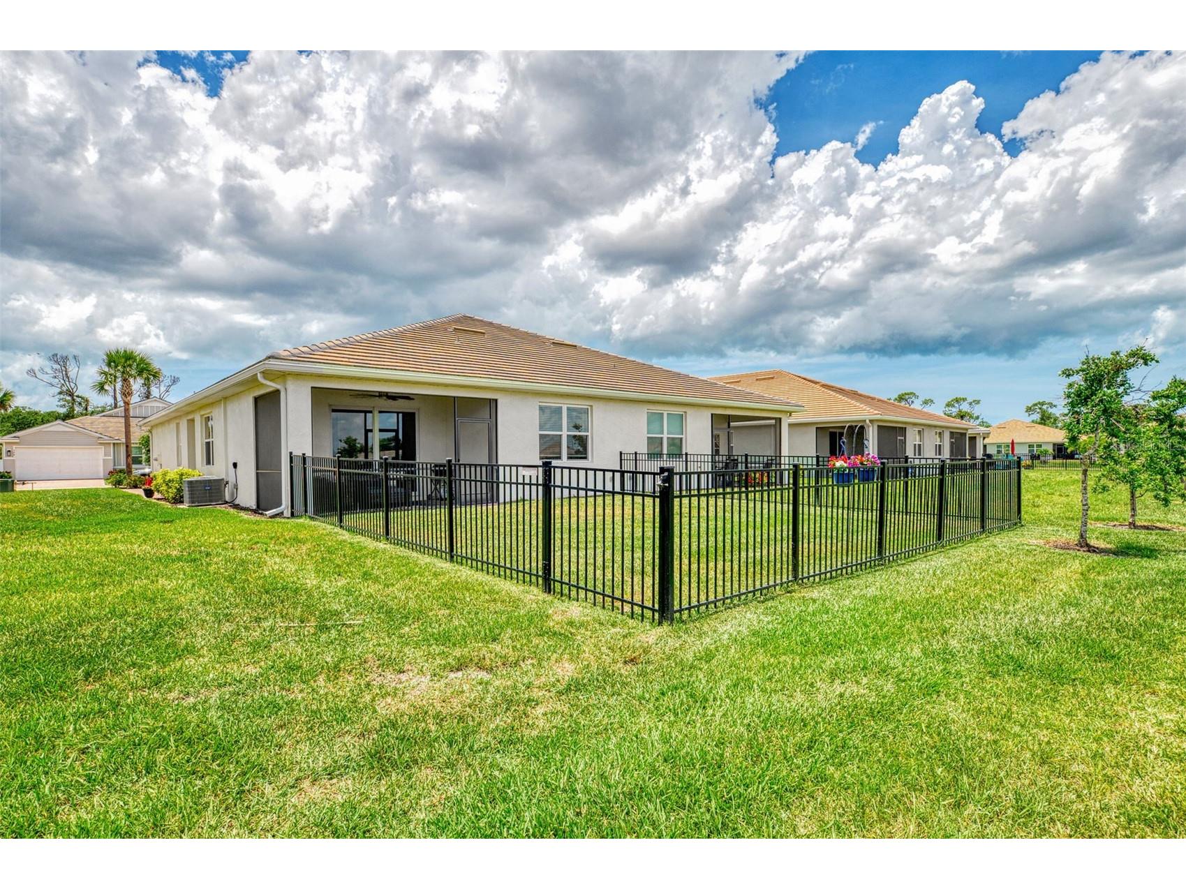 329 Ibiza Loop Venice FL 34292 N6144242 image45