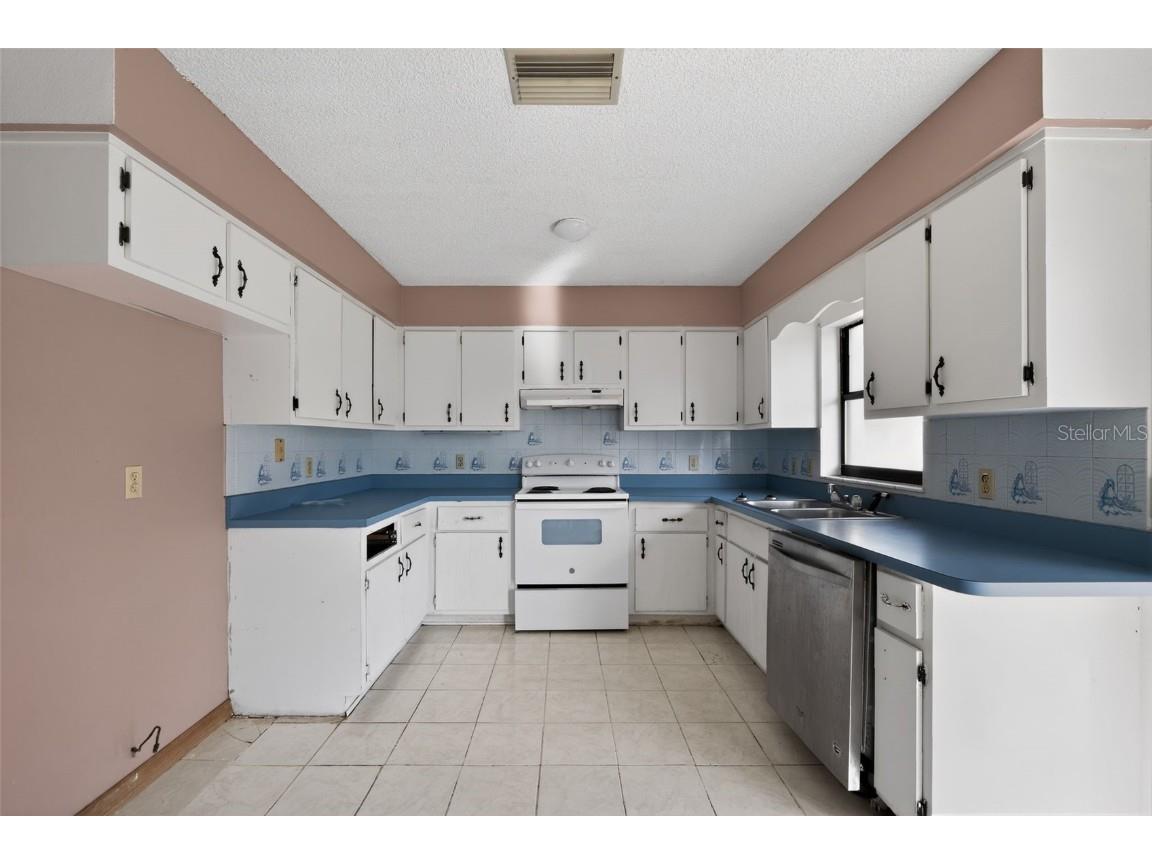 329 Marion Oaks Course Ocala FL 34473 TB8457265 image21