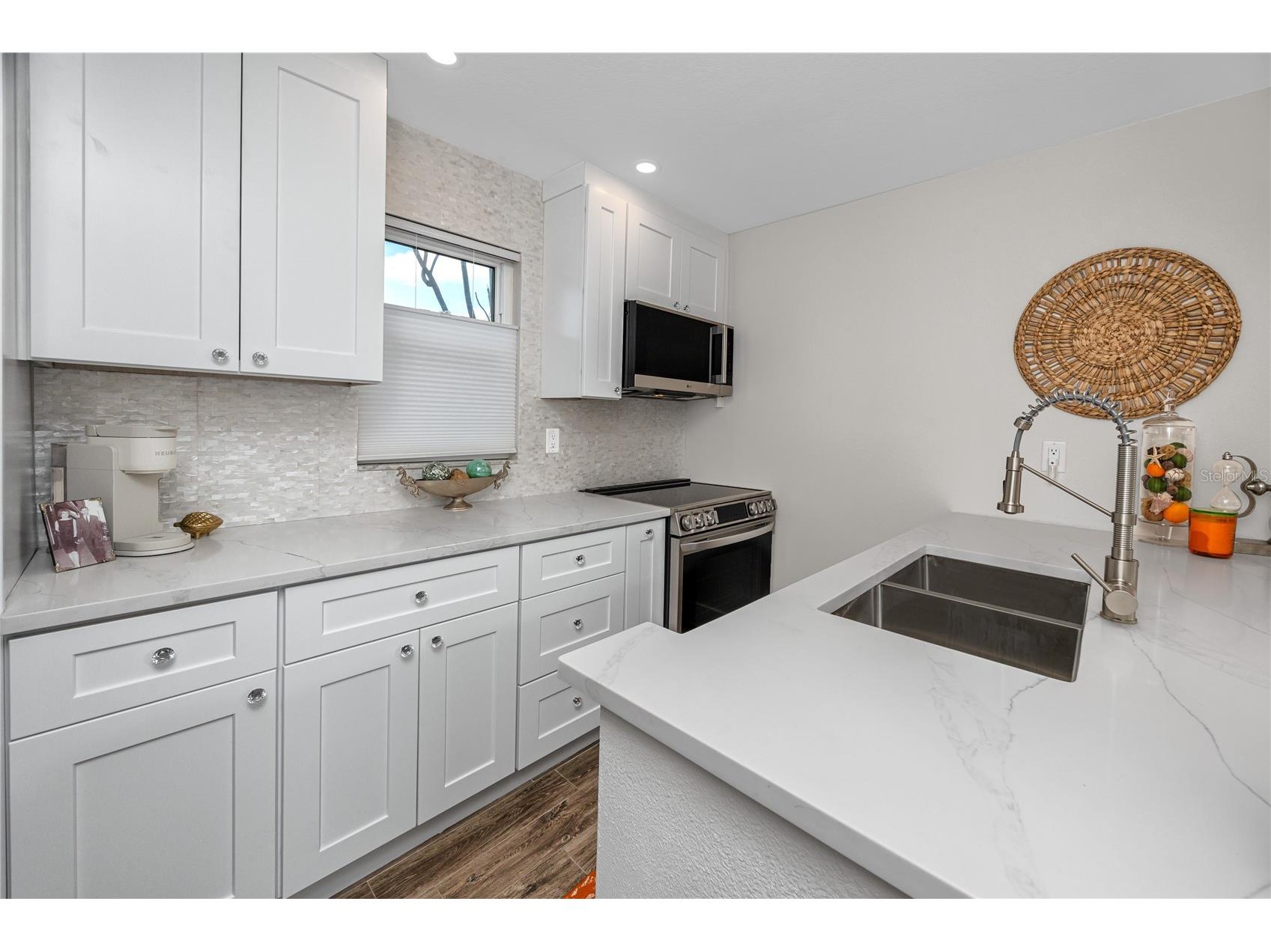 329 Medallion Boulevard #B Madeira Beach FL 33708 - BOCA CIEGA BAY TB8477695 image10