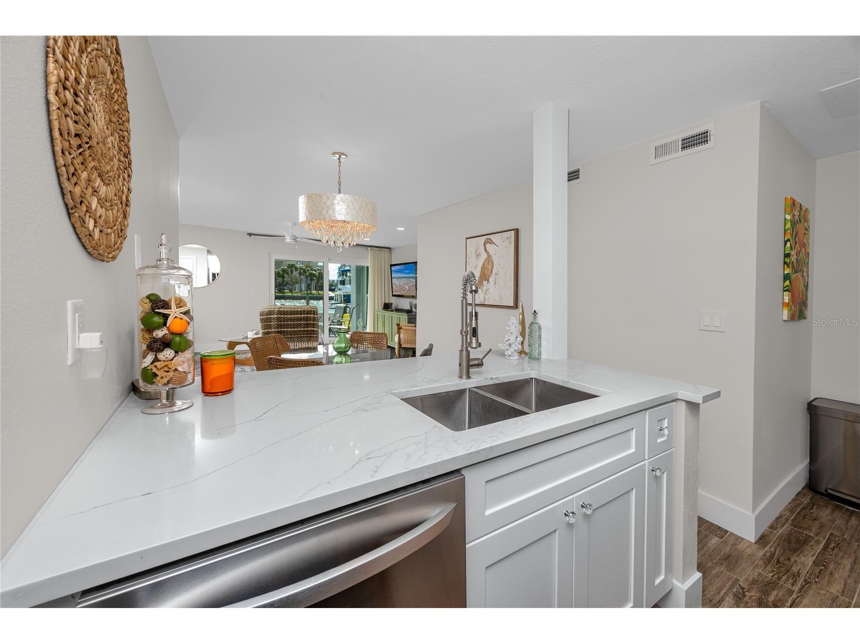 329 Medallion Boulevard #B Madeira Beach FL 33708 - BOCA CIEGA BAY TB8477695 image12