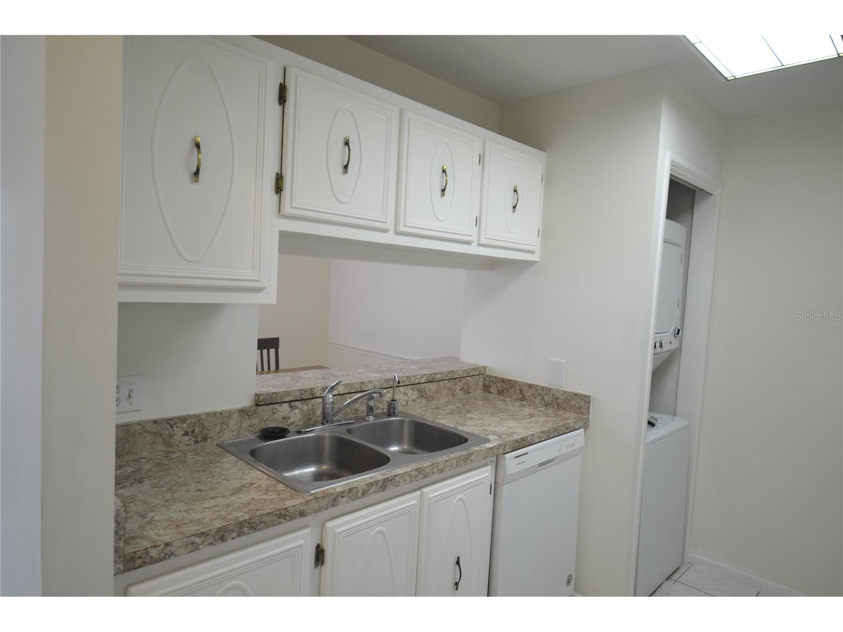 329 Moorings Cove Drive Tarpon Springs FL 34689 TB8510706 image3