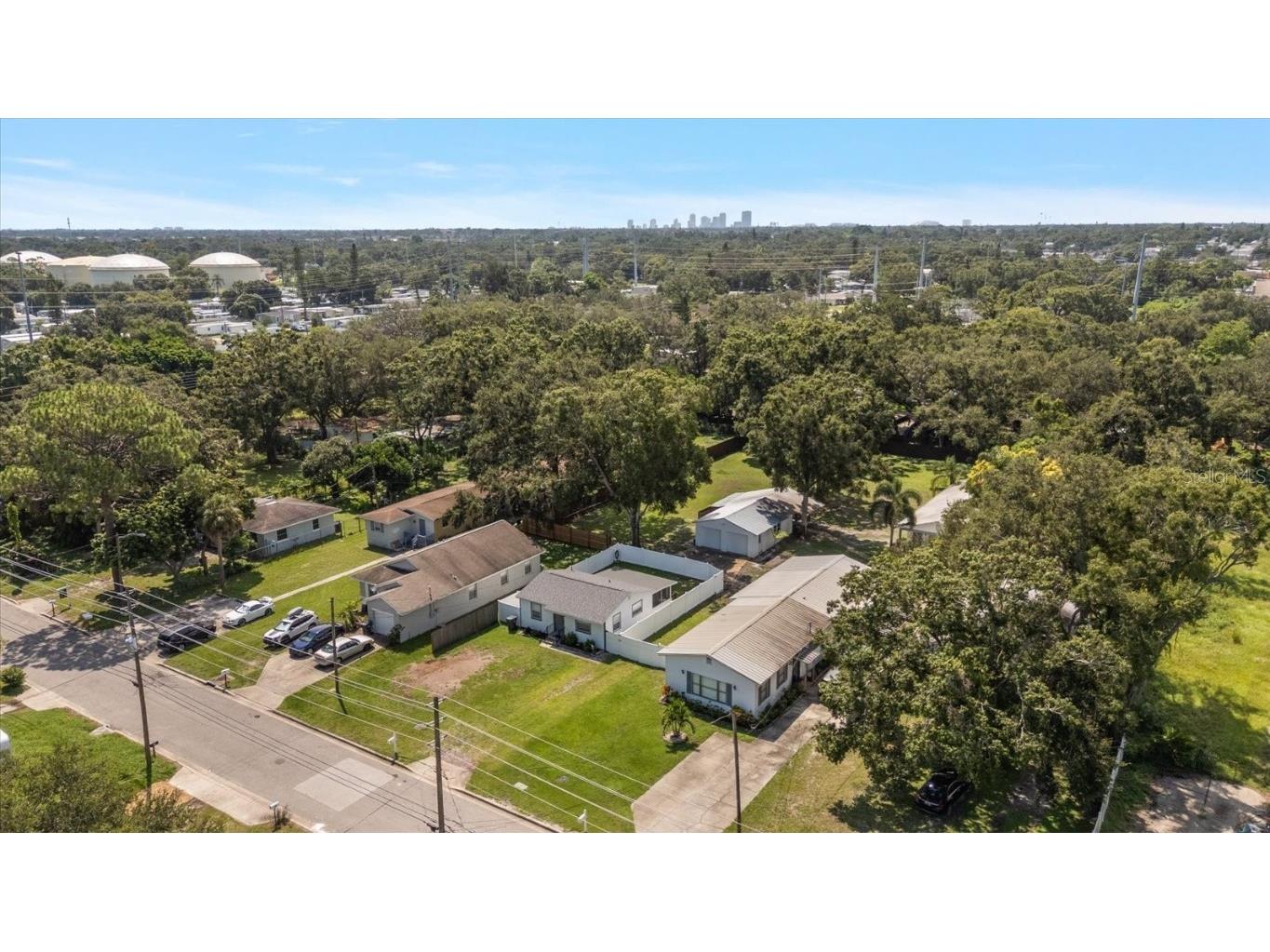 3290 70th Avenue N Saint Petersburg FL 33702 TB8421472 image33