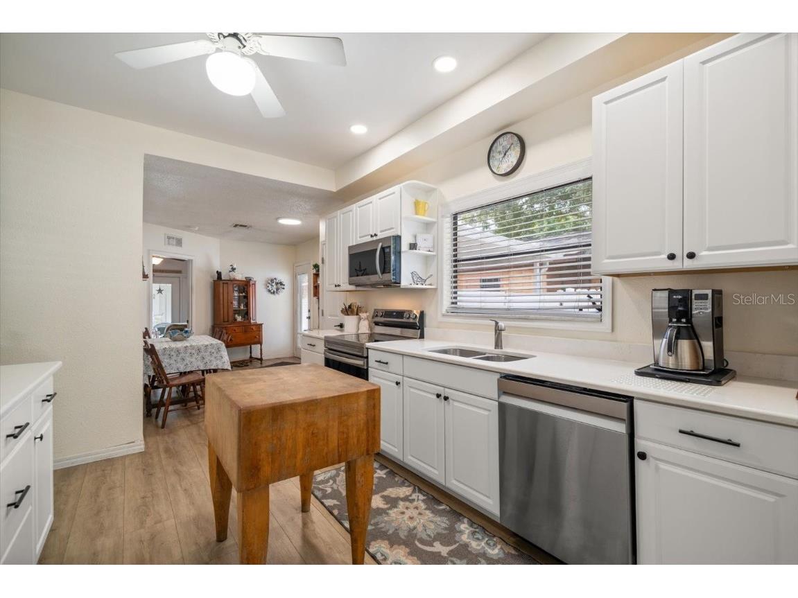 3290 70th Avenue N Saint Petersburg FL 33702 TB8421472 image4