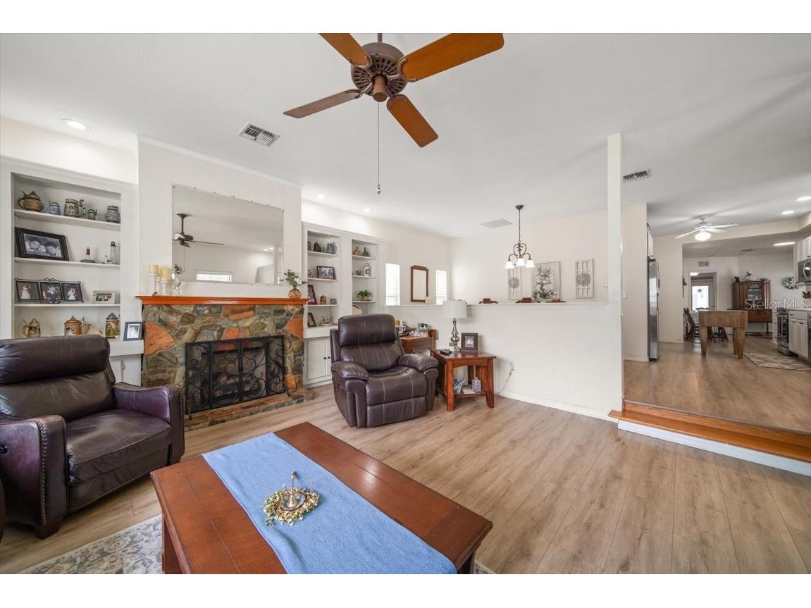 3290 70th Avenue N Saint Petersburg FL 33702 TB8421472 image7