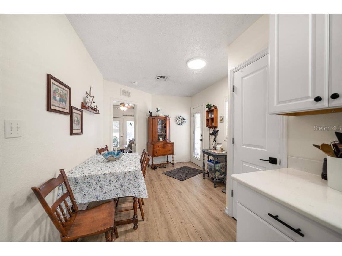 3290 70th Avenue N Saint Petersburg FL 33702 TB8421472 image9