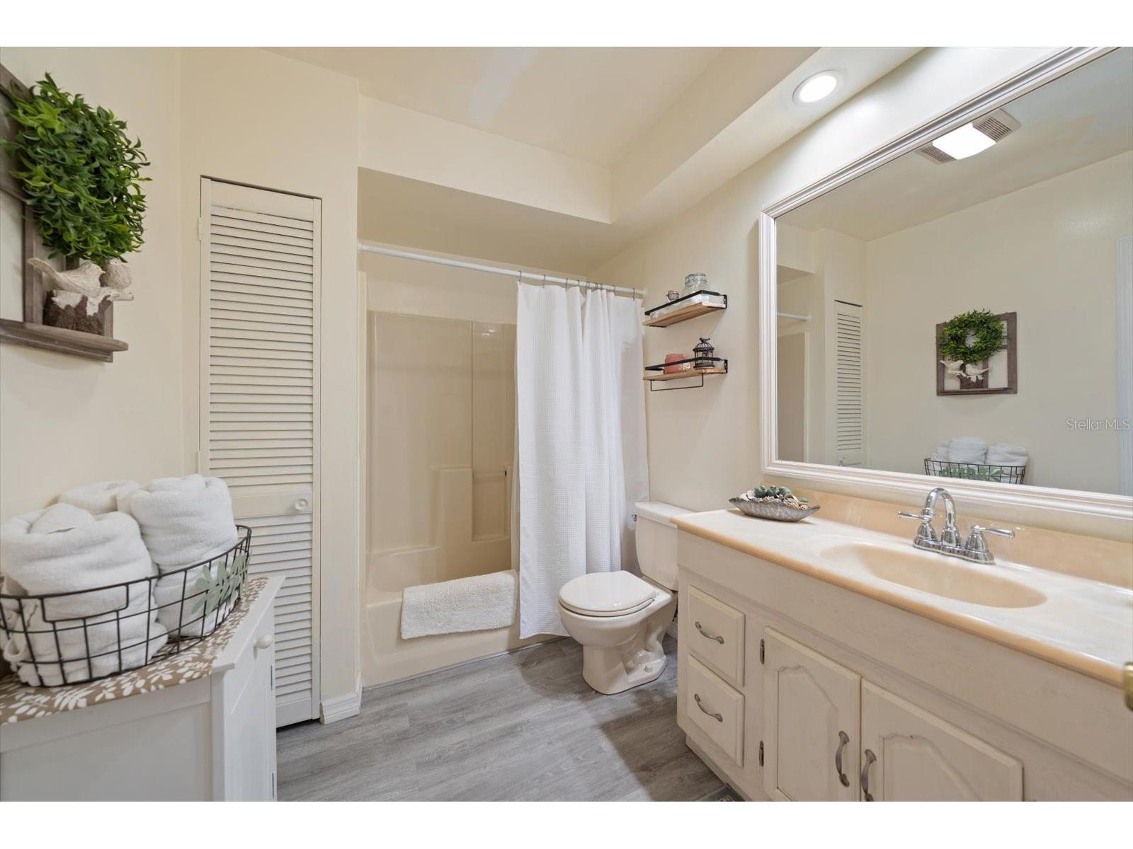 3290 70th Avenue N Saint Petersburg FL 33702 TB8502824 image11