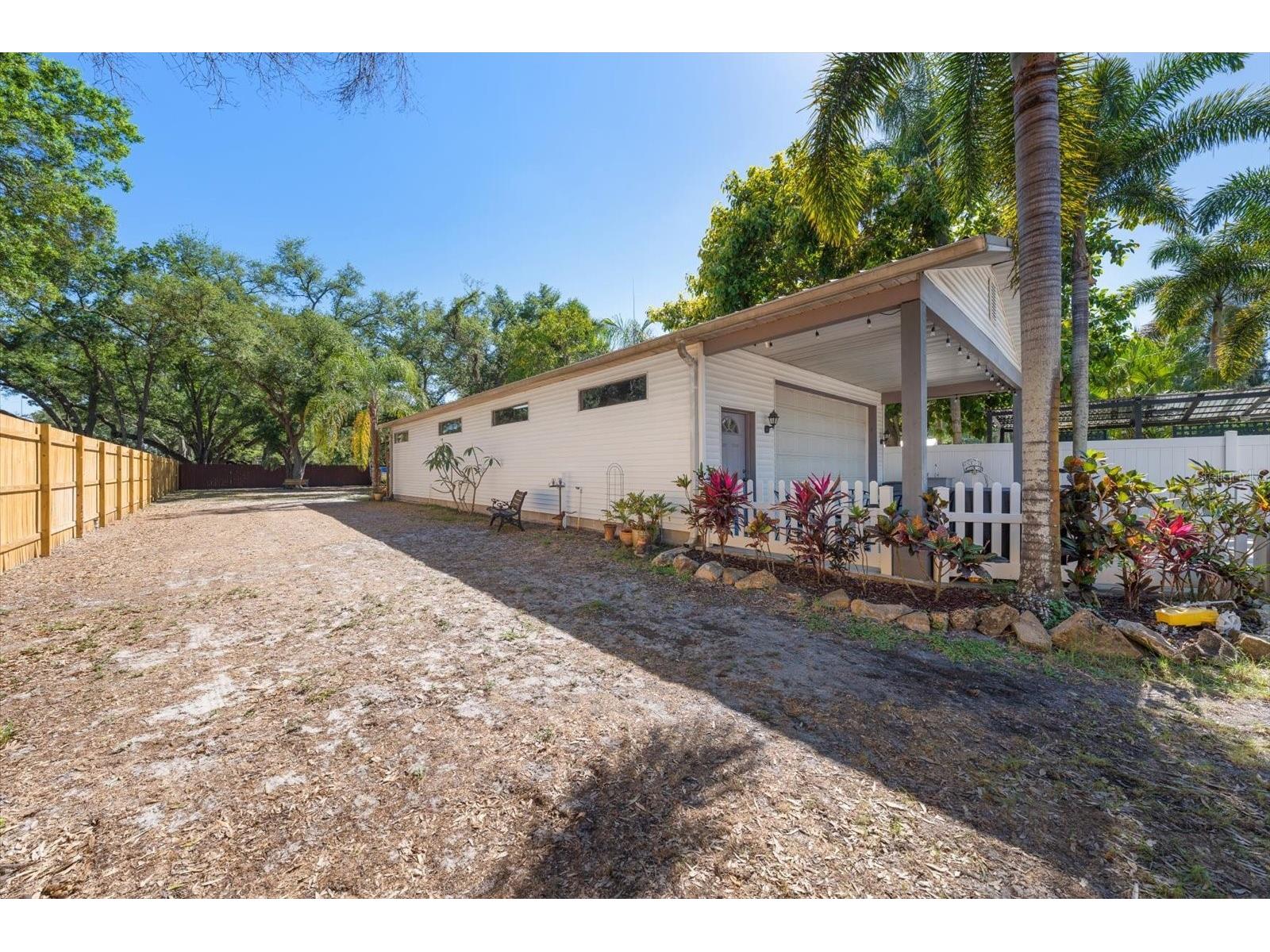 3290 70th Avenue N Saint Petersburg FL 33702 TB8502824 image26
