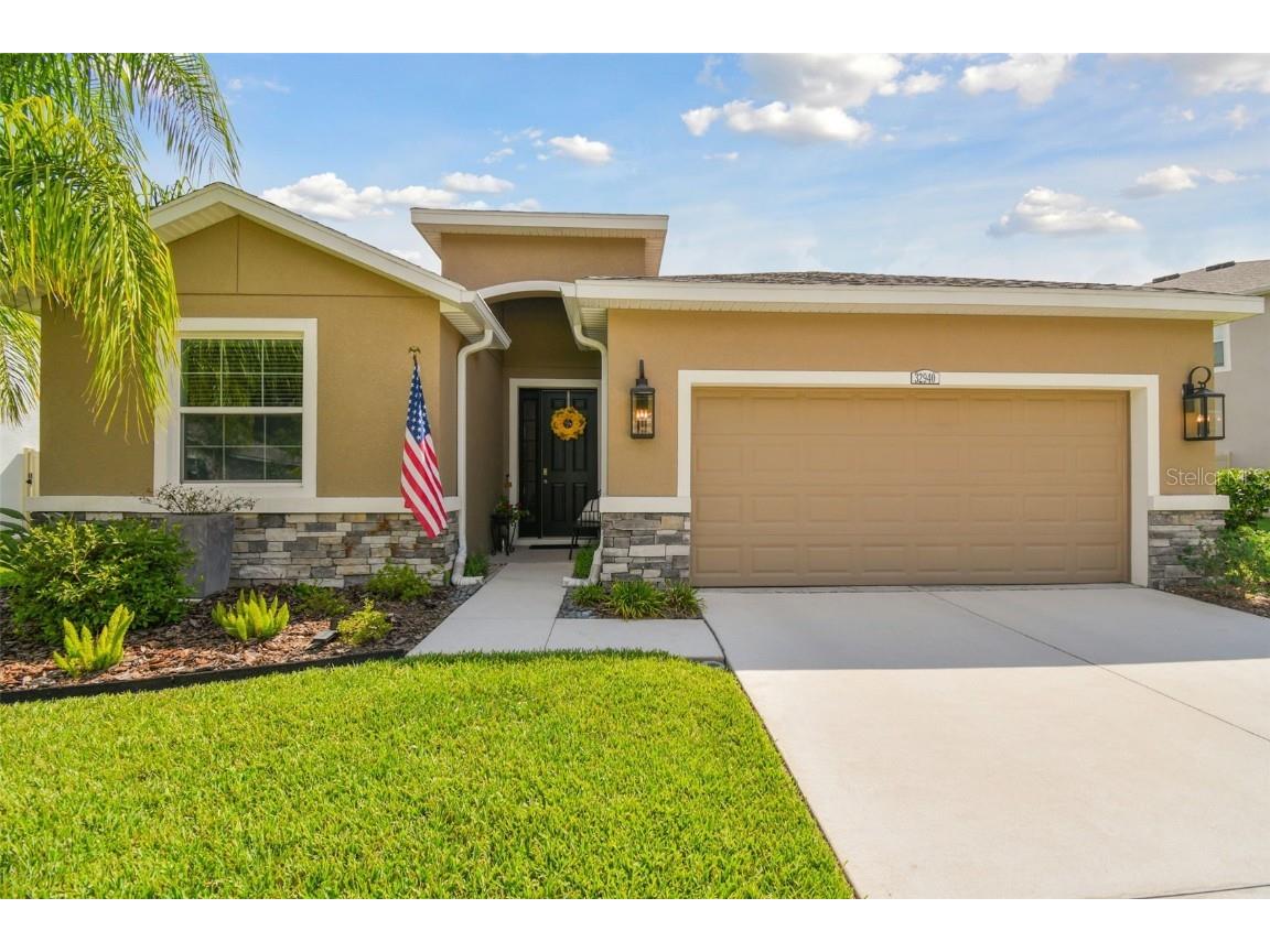 32940 Sand Creek Drive Wesley Chapel FL 33543 T3535114 image1