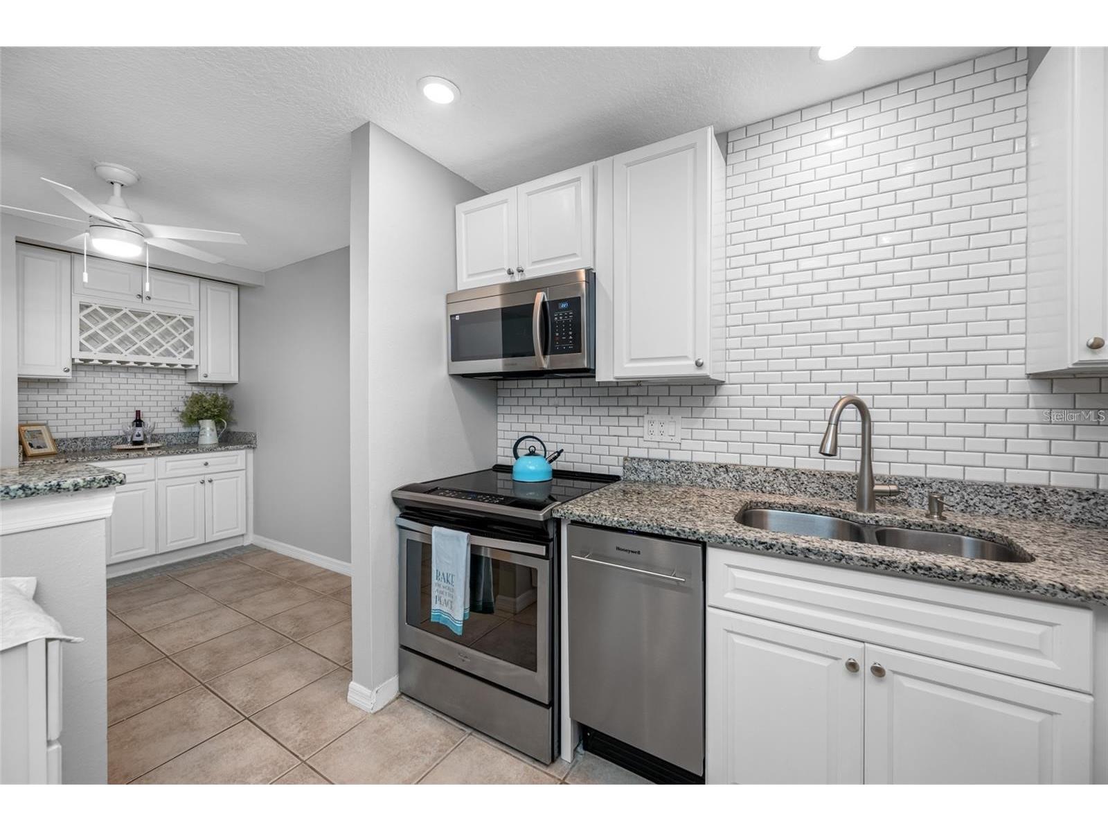 3295 Fox Chase #105 Palm Harbor FL 34683 TB8495128 image2