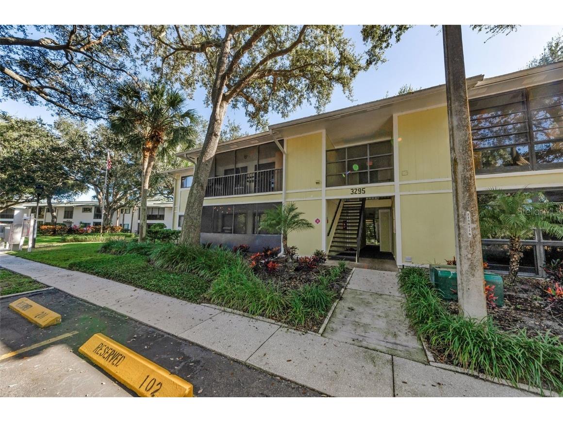 3295 Fox Chase Circle N #104 Palm Harbor FL 34683 TB8426115 image2