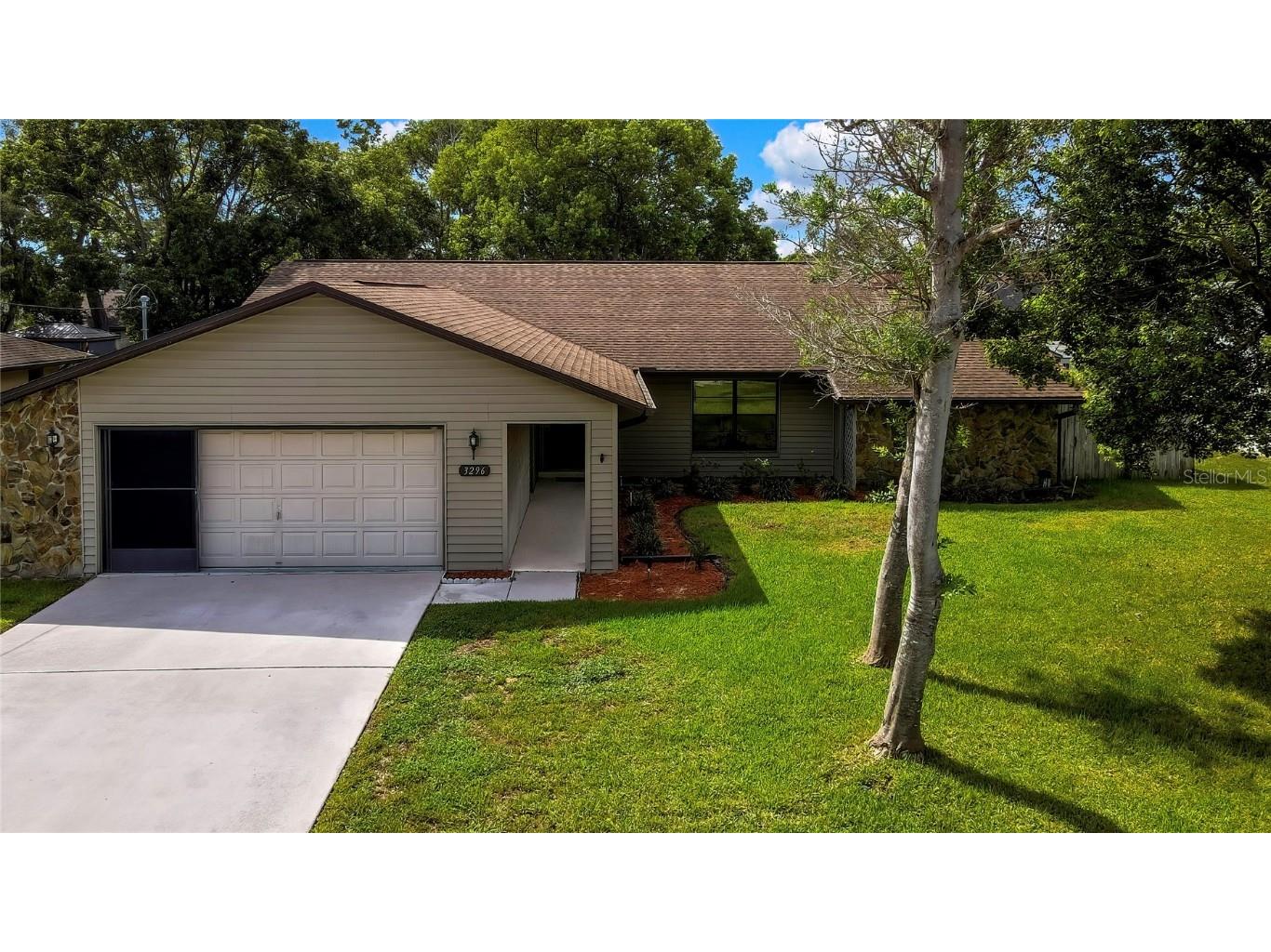 3296 Dolin Avenue Spring Hill FL 34606 W7877281 image1