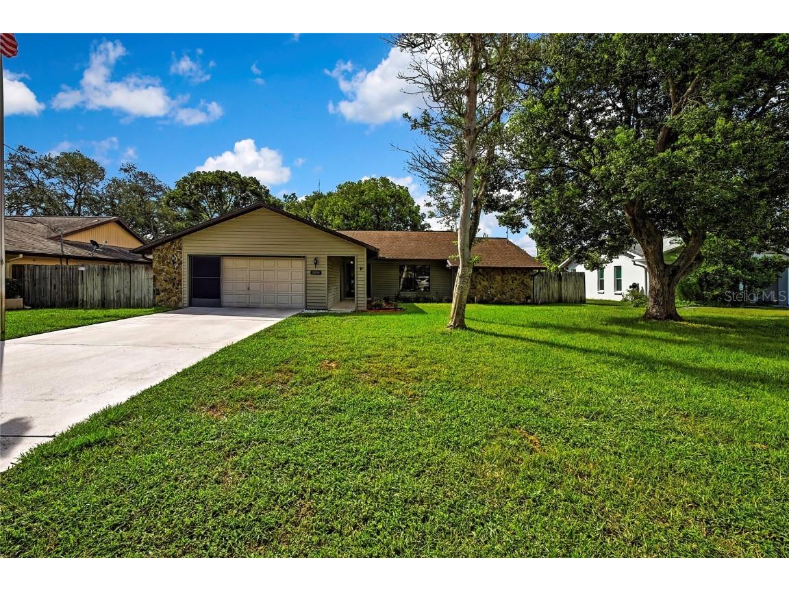 3296 Dolin Avenue Spring Hill FL 34606 W7877281 image2