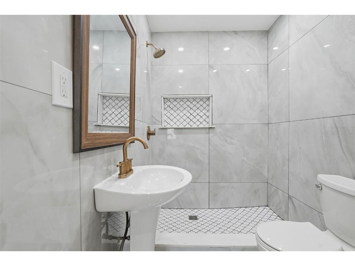 3297 Hillsdale Avenue Largo FL 33774 TB8443804 image11