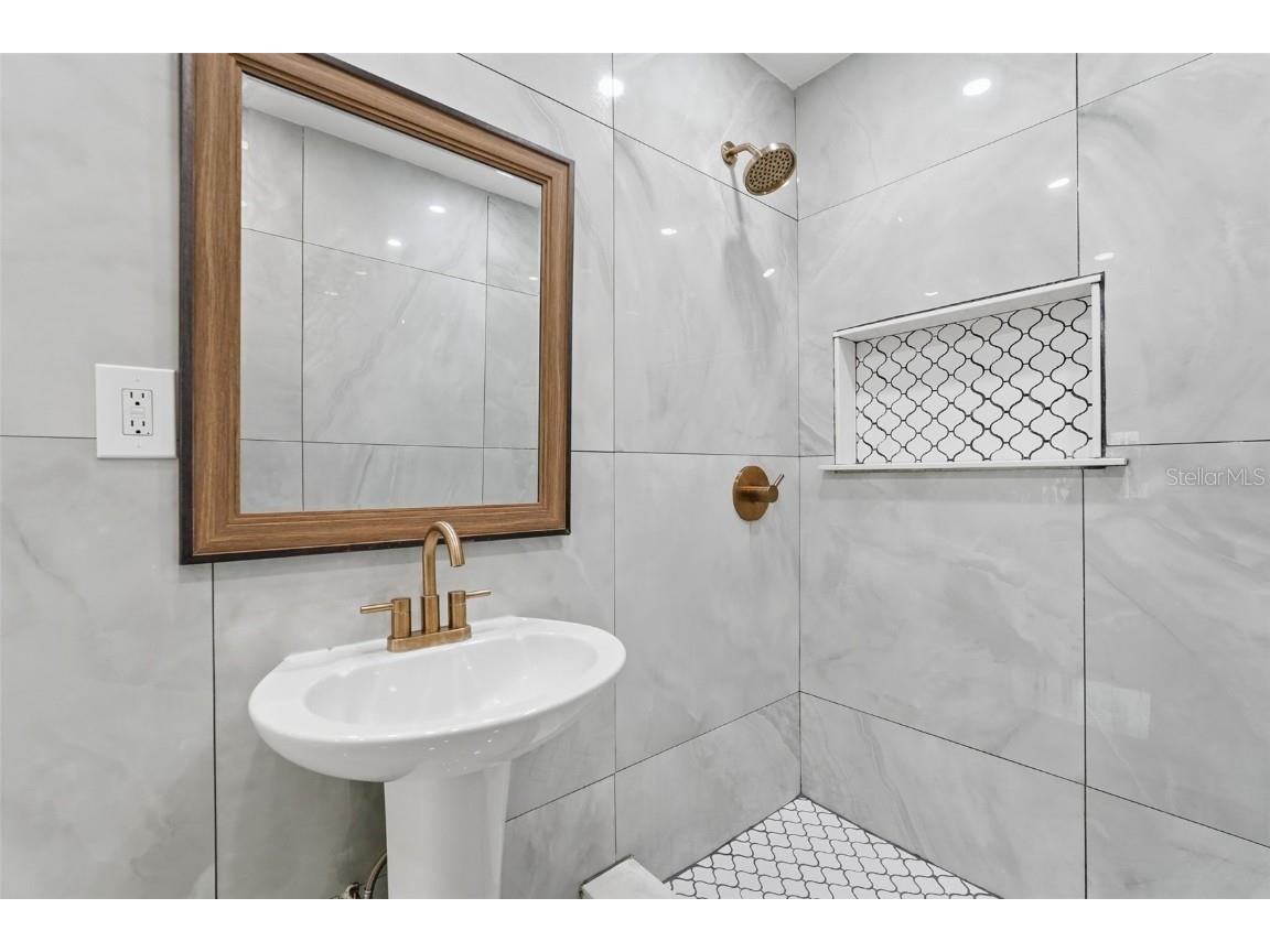 3297 Hillsdale Avenue Largo FL 33774 TB8443804 image12