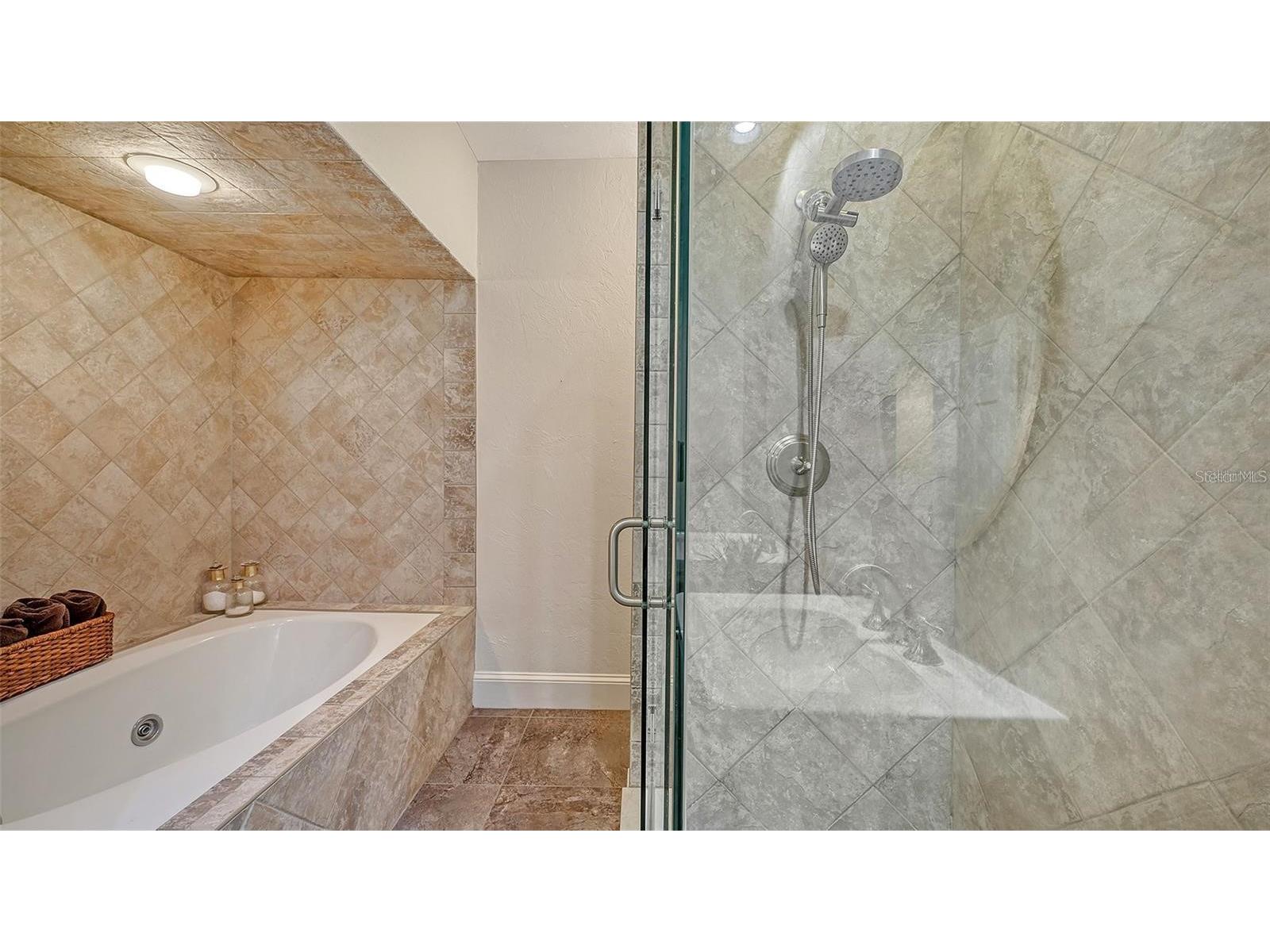 33 Bishops Court Road #118 Osprey FL 34229 A4678425 image29