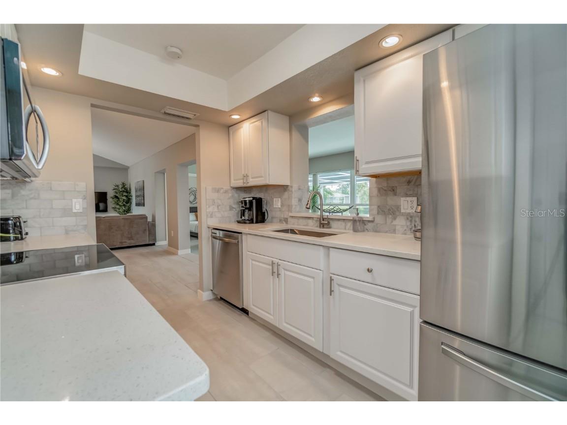 33 Caddy Road Rotonda West FL 33947 - OAKLAND HILLS CREEK A4672266 image14