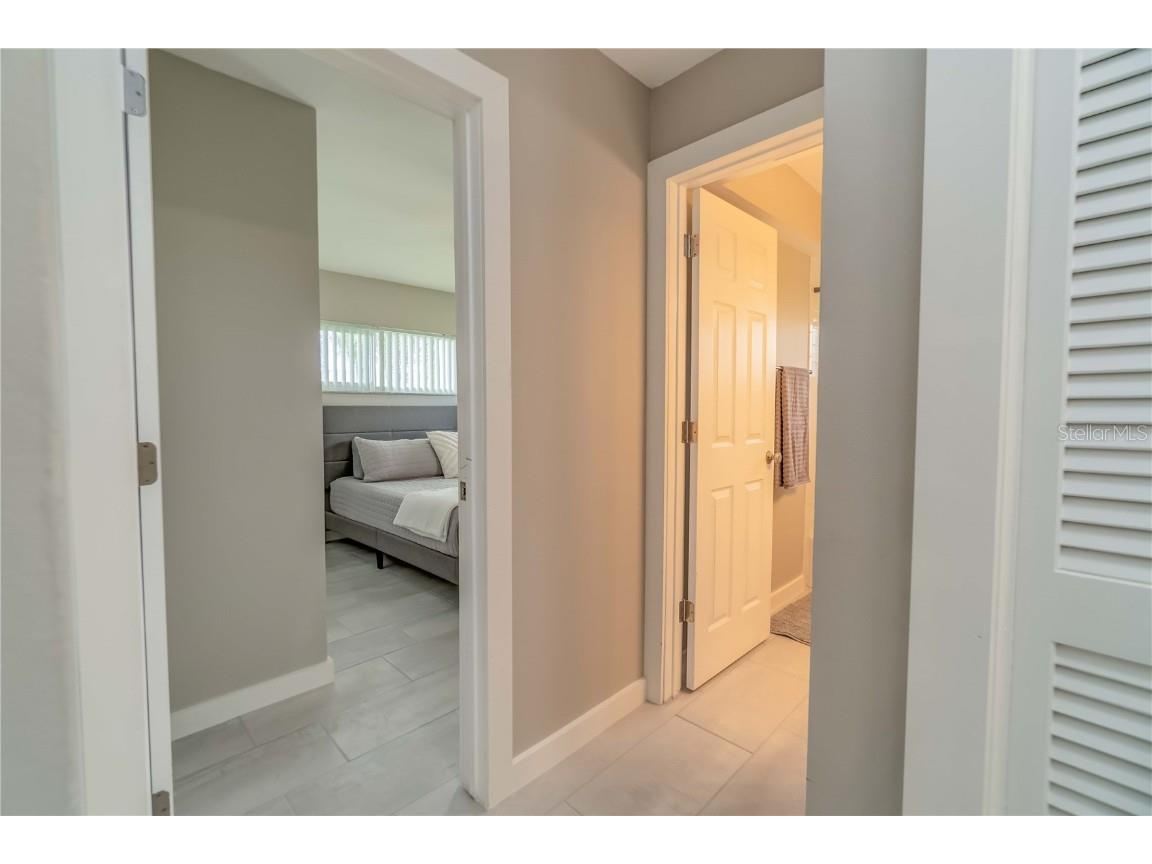 33 Caddy Road Rotonda West FL 33947 - OAKLAND HILLS CREEK A4673763 image25