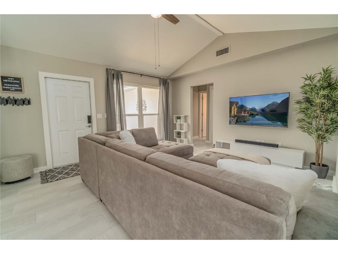 33 Caddy Road Rotonda West FL 33947 - OAKLAND HILLS CREEK A4673763 image4