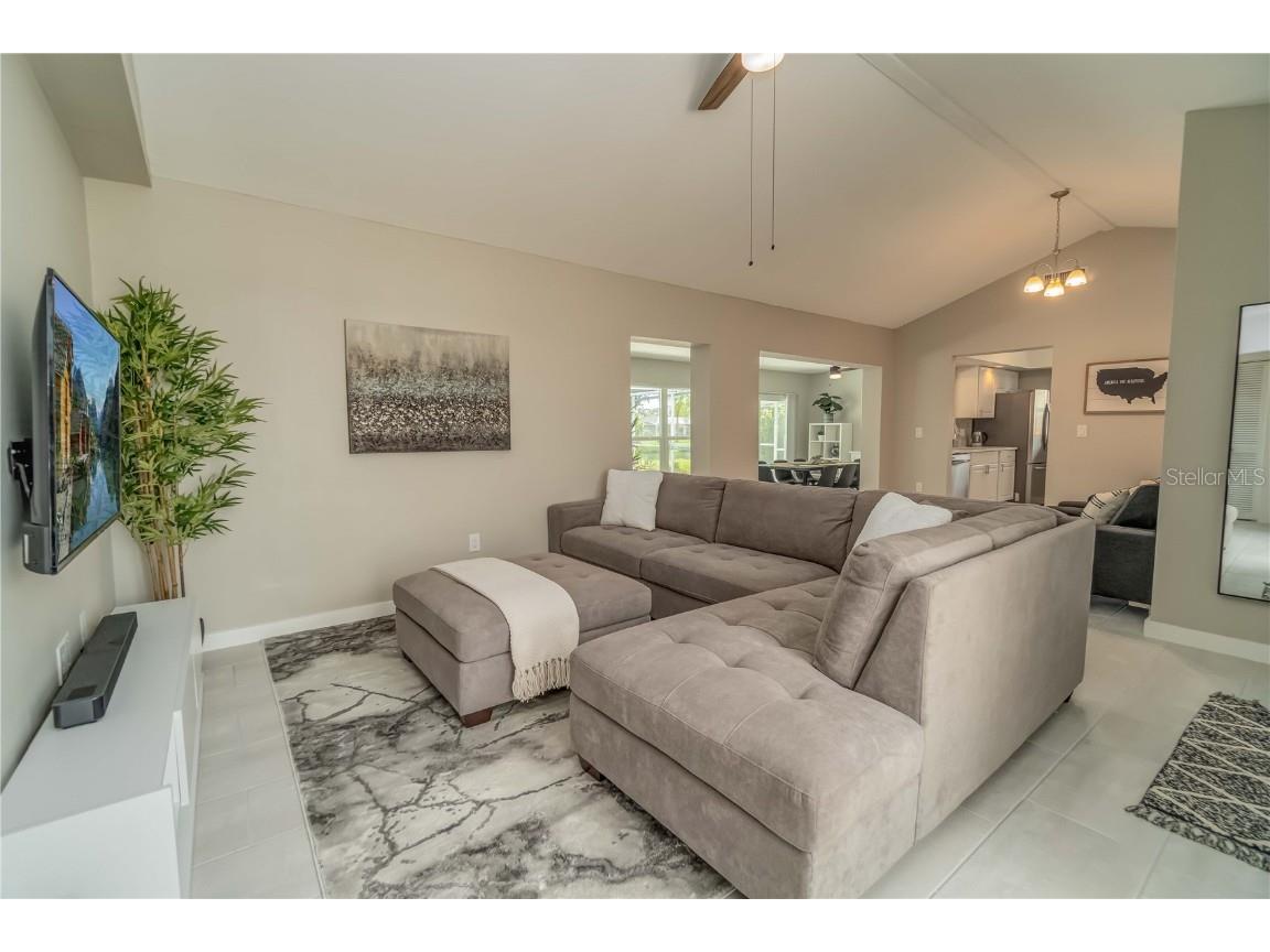 33 Caddy Road Rotonda West FL 33947 - OAKLAND HILLS CREEK A4673763 image6