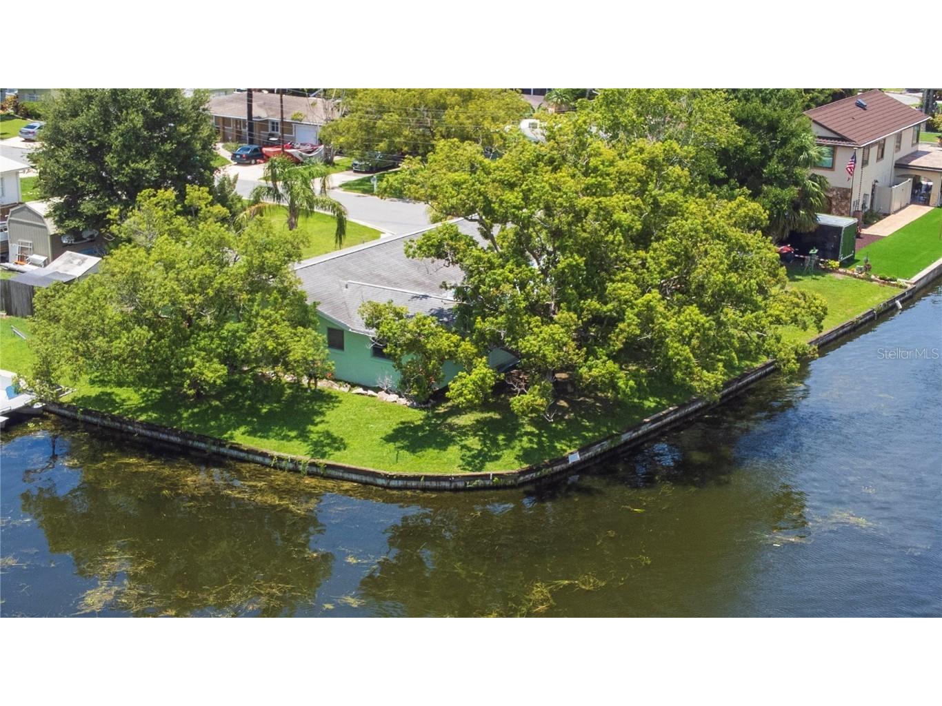 33 Cypress Drive Palm Harbor FL 34684 - LAKE TARPON - CANAL TB8402549 image1