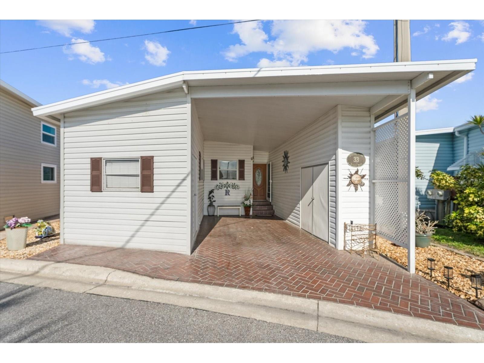 33 N Starboard Drive Venice FL 34285 - ROBERTS BAY A4685555 image1