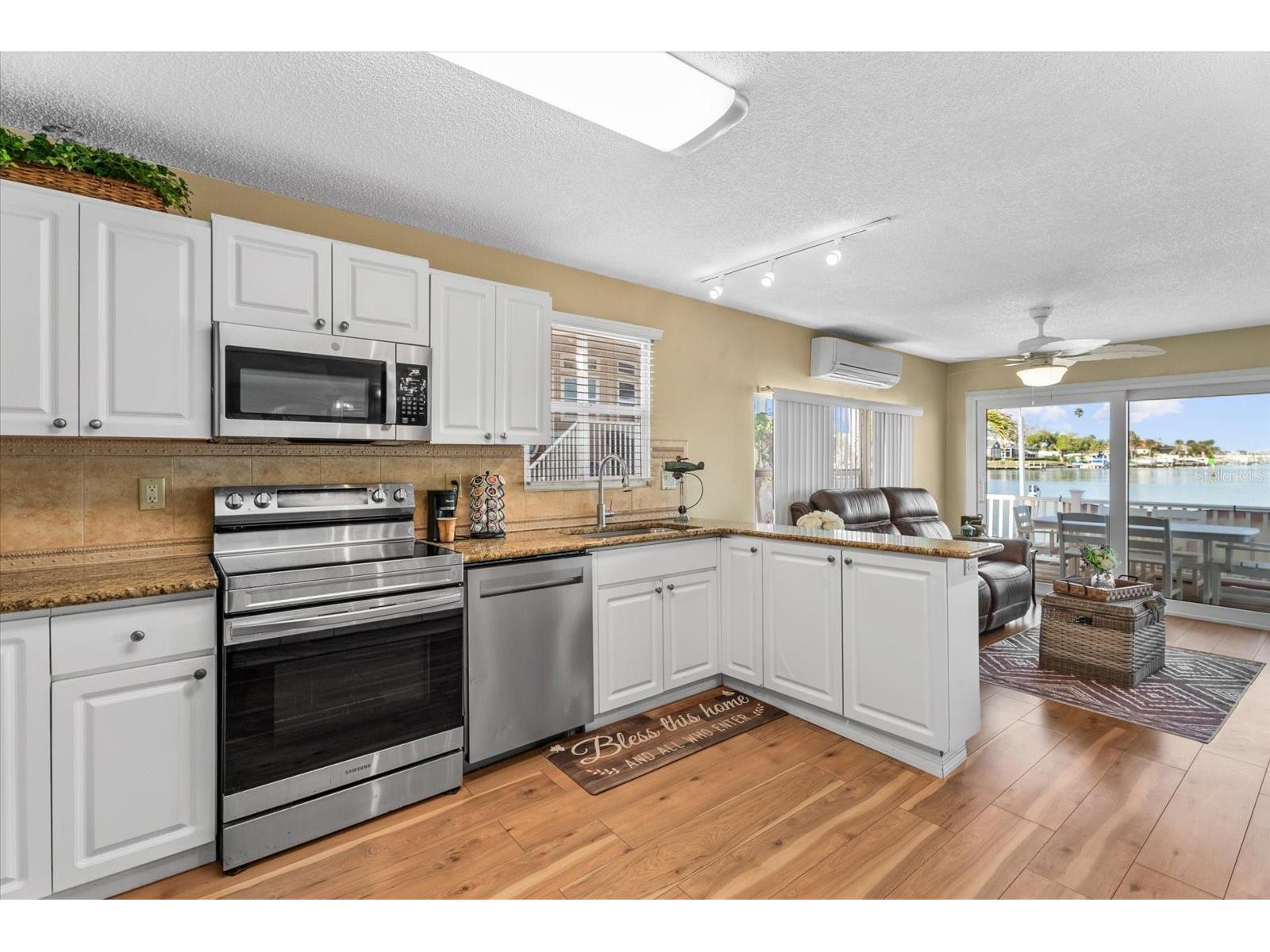33 N Starboard Drive Venice FL 34285 - ROBERTS BAY A4685555 image18