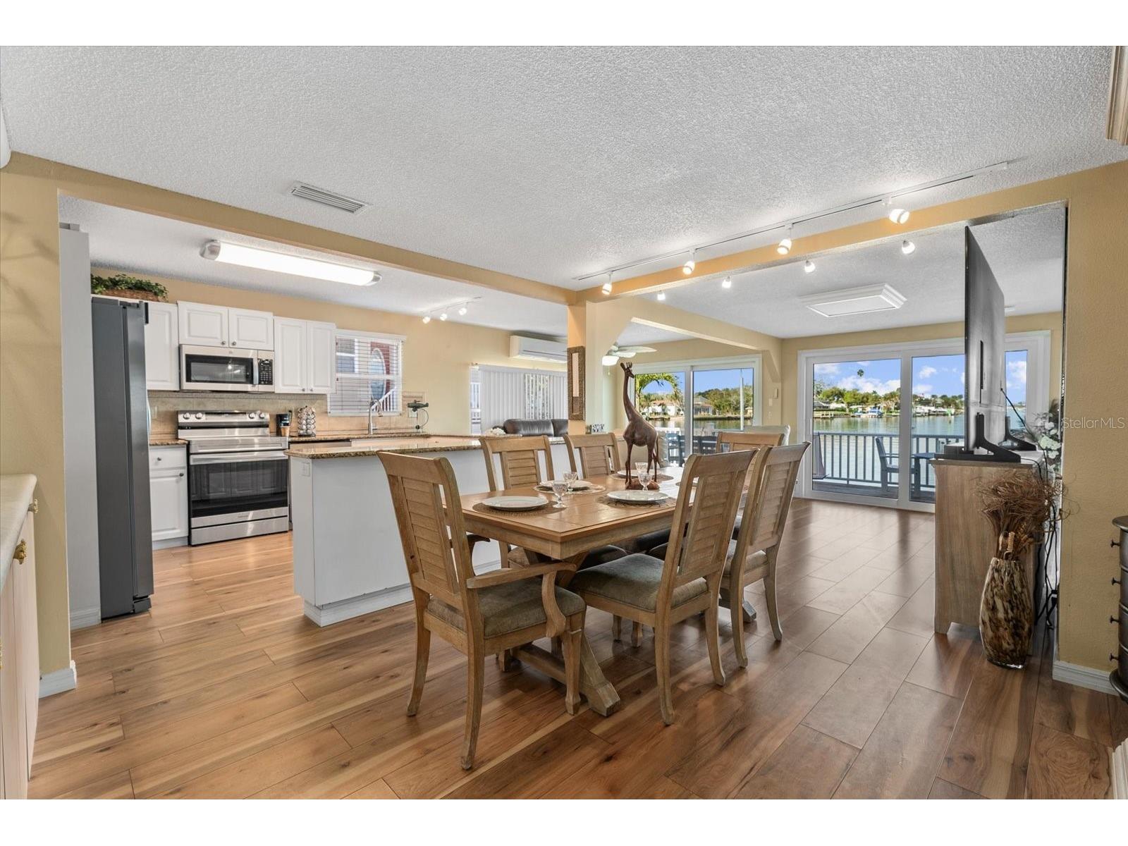 33 N Starboard Drive Venice FL 34285 - ROBERTS BAY A4685555 image8