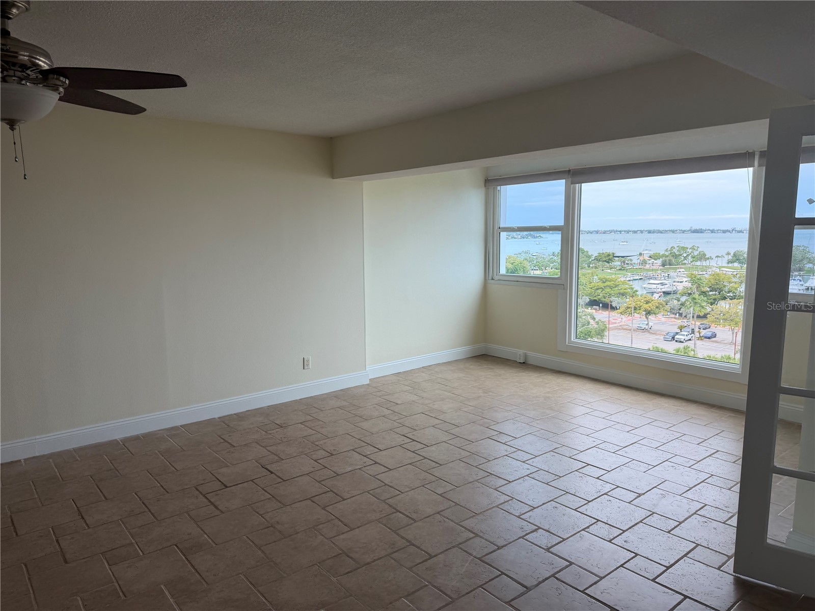 33 S Gulfstream Avenue #1001 Sarasota FL 34236 A4696088 image10