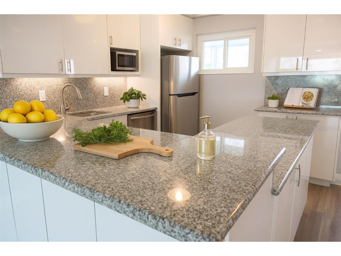 33 S Gulfstream Avenue #307 Sarasota FL 34236 A4671717 image8