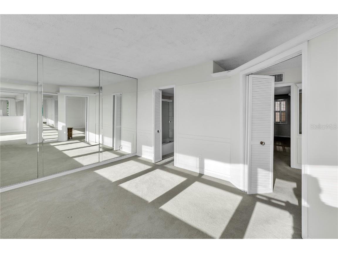 33 S Gulfstream Avenue #401 Sarasota FL 34236 A4674439 image17