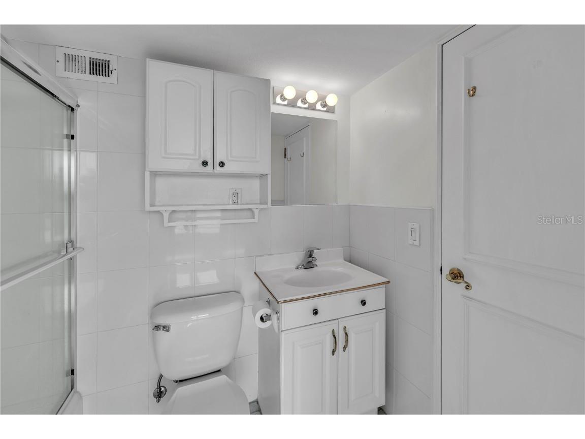 33 S Gulfstream Avenue #401 Sarasota FL 34236 A4674439 image19