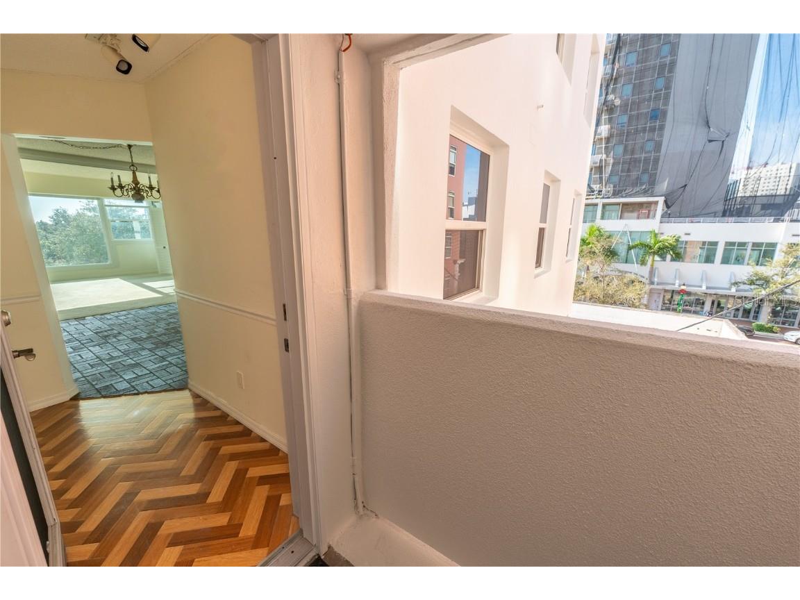 33 S Gulfstream Avenue #401 Sarasota FL 34236 A4674439 image26