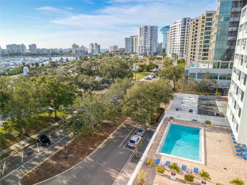 33 S Gulfstream Avenue #401 Sarasota FL 34236 A4674439 image3
