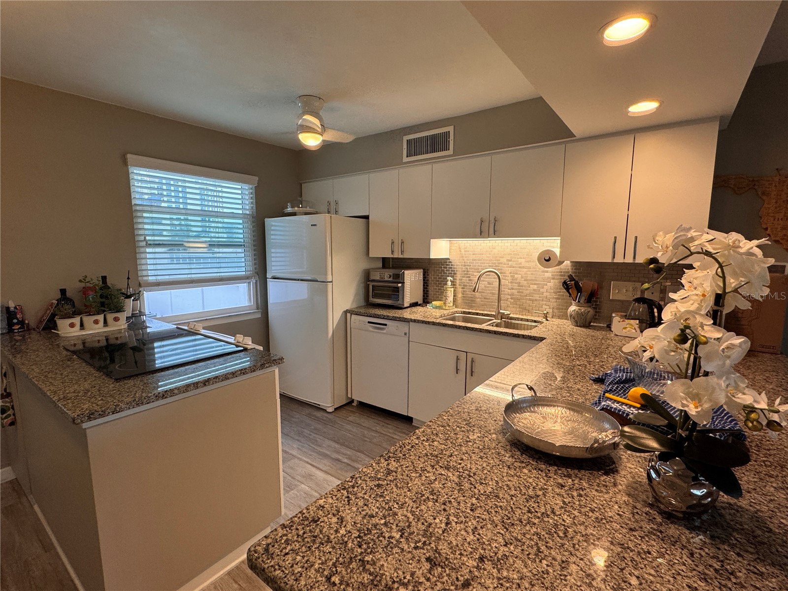 33 S Gulfstream Avenue #409 Sarasota FL 34236 A4692135 image4