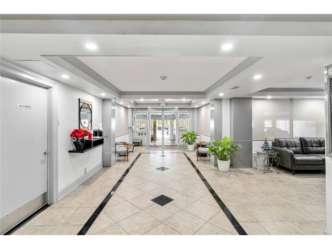 33 S Gulfstream Avenue #502 Sarasota FL 34236 A4652399 image23