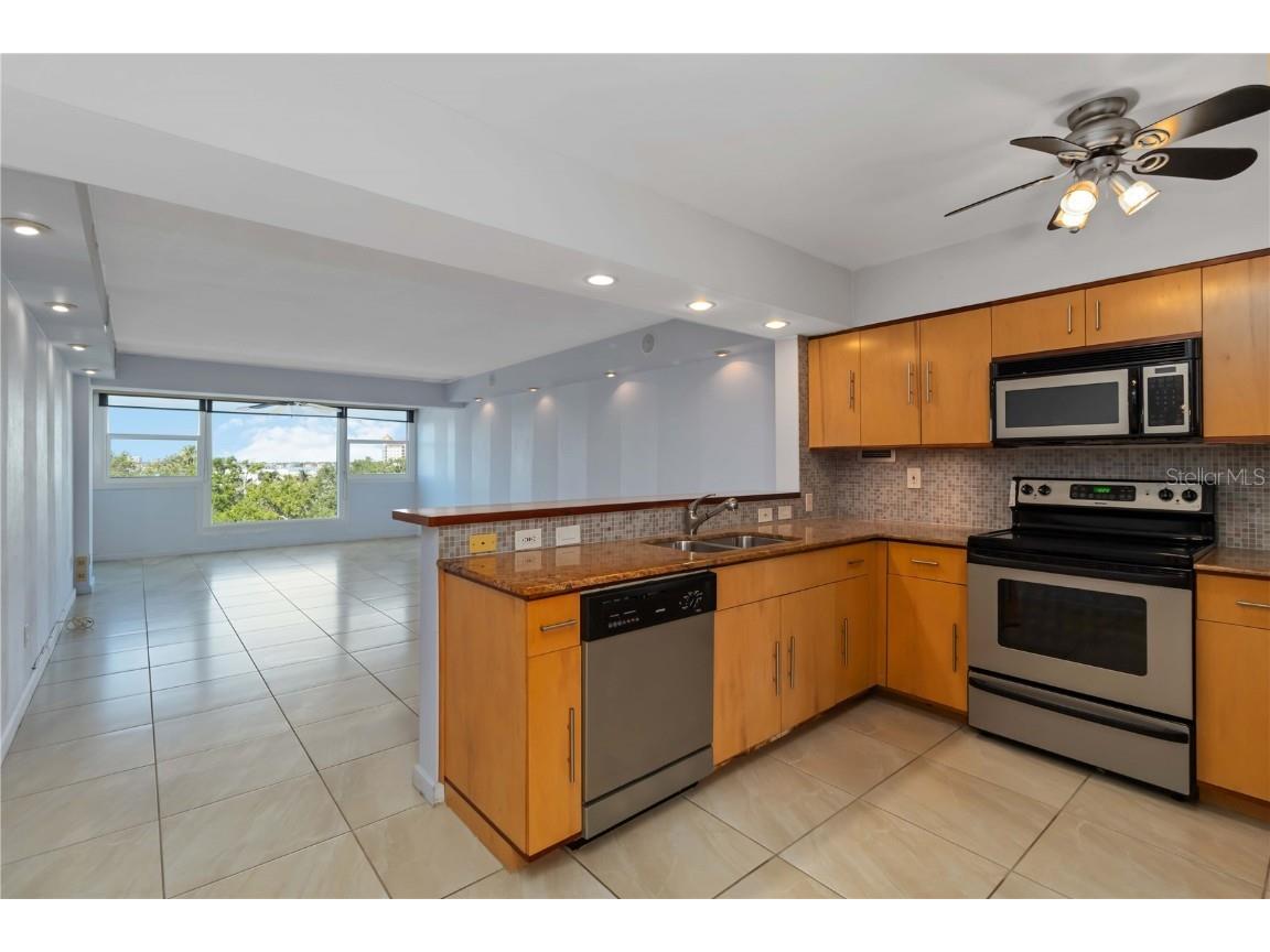 33 S Gulfstream Avenue #502 Sarasota FL 34236 A4652399 image4