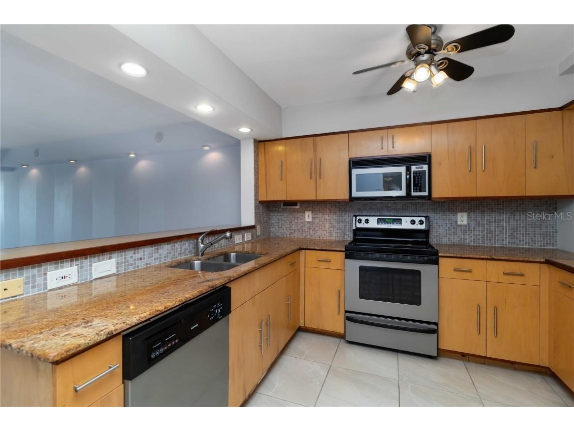 33 S Gulfstream Avenue #502 Sarasota FL 34236 A4652399 image5