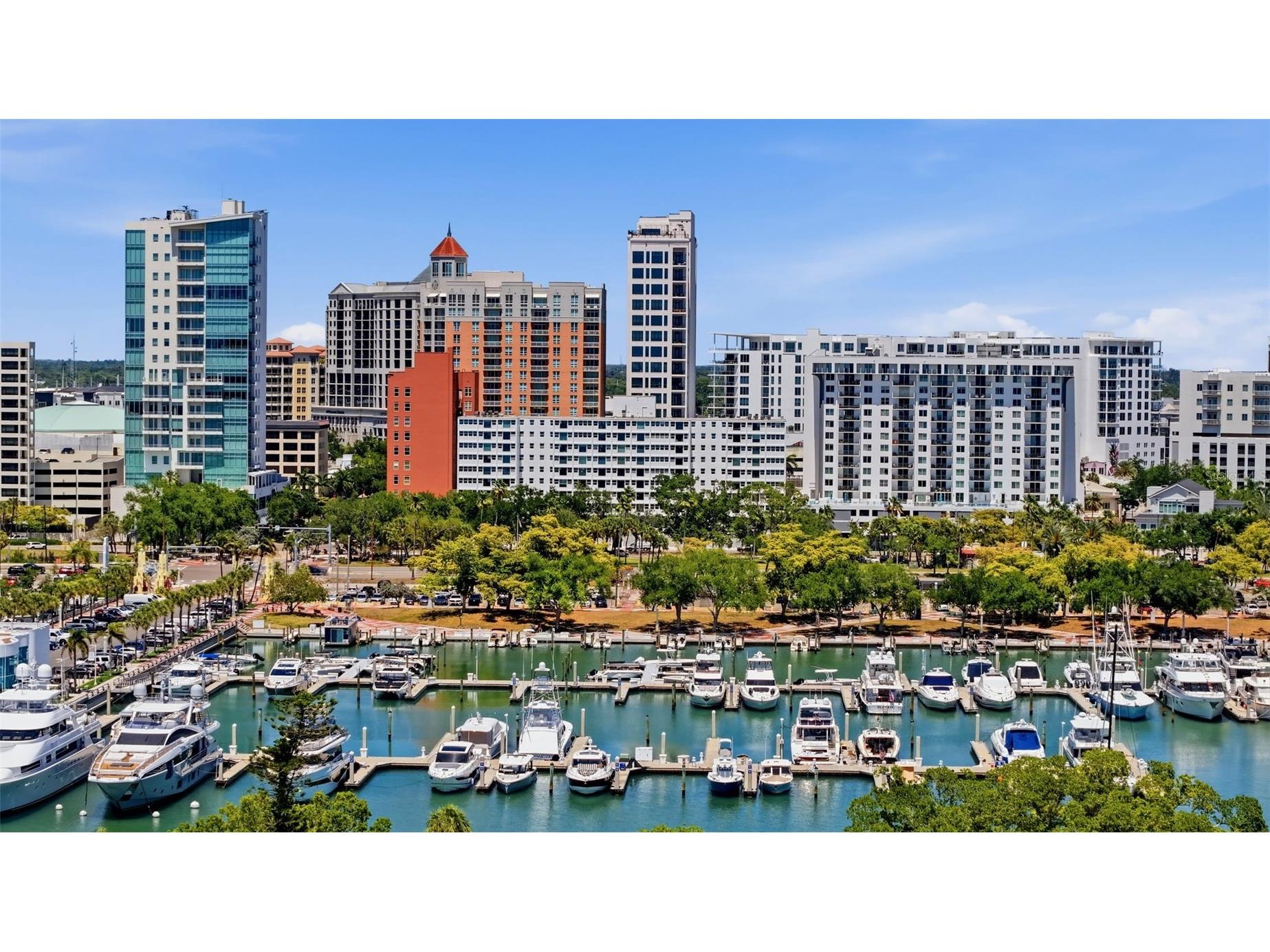 33 S Gulfstream Avenue #704 Sarasota FL 34236 A4691764 image1