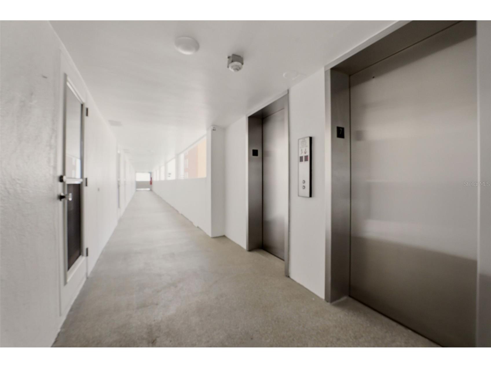 33 S Gulfstream Avenue #704 Sarasota FL 34236 A4691764 image24