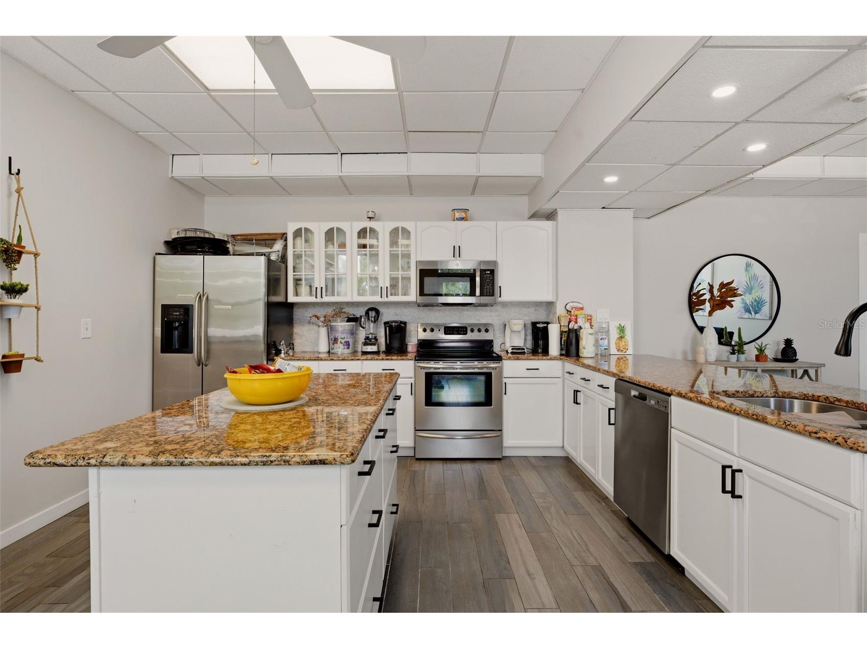 33 S Gulfstream Avenue #704 Sarasota FL 34236 A4691764 image32
