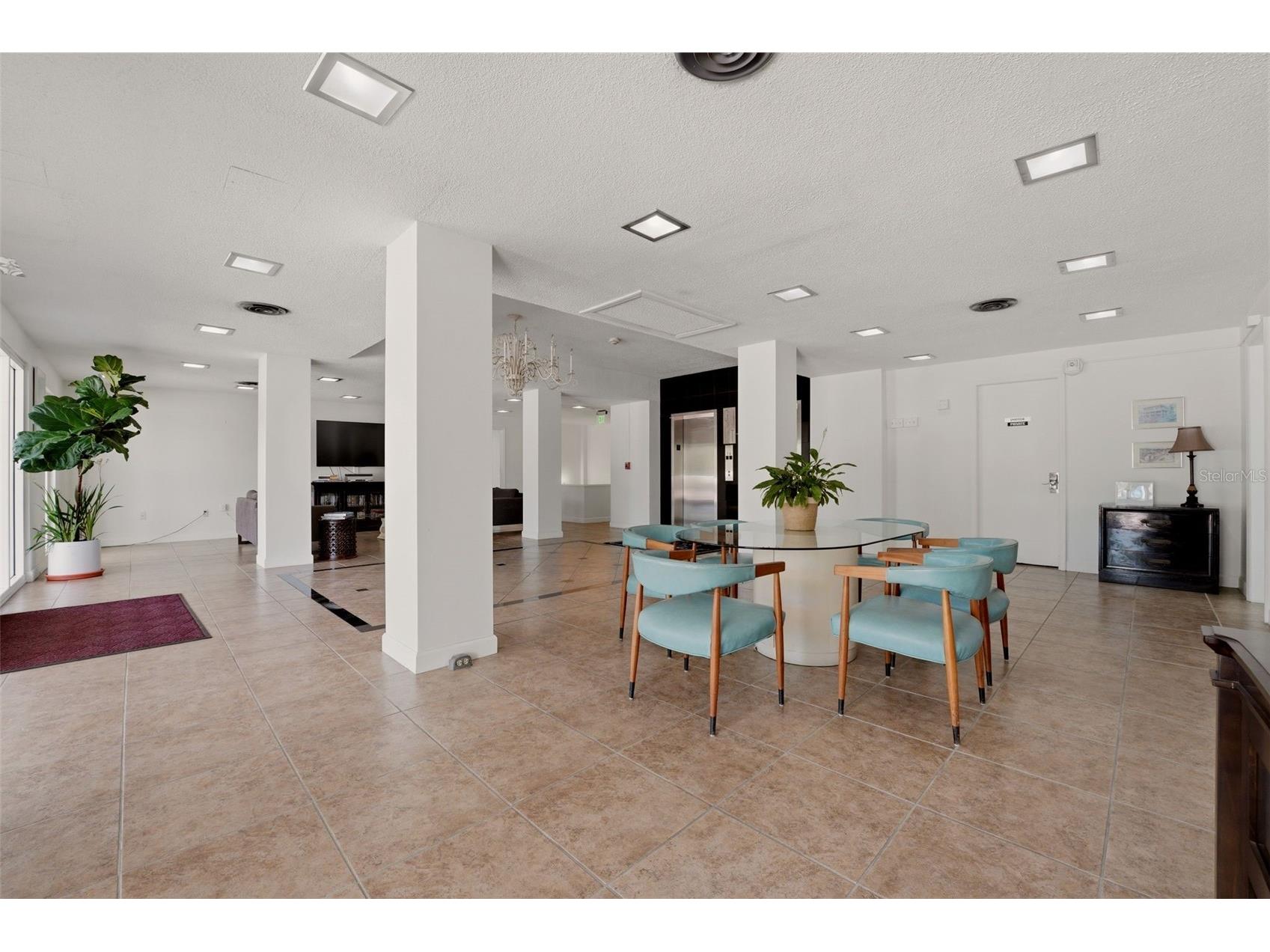 33 S Gulfstream Avenue #704 Sarasota FL 34236 A4691764 image37
