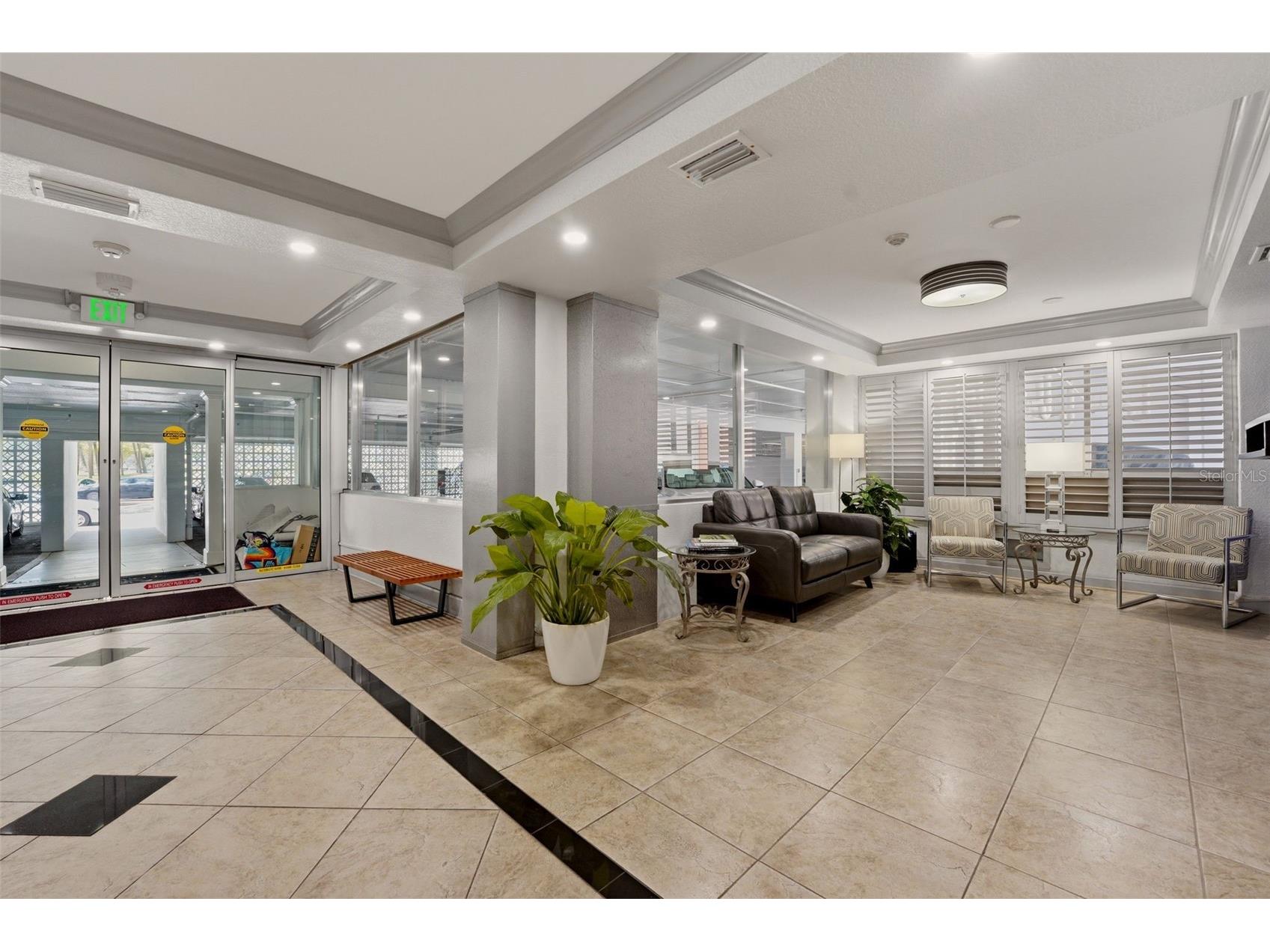 33 S Gulfstream Avenue #704 Sarasota FL 34236 A4691764 image42