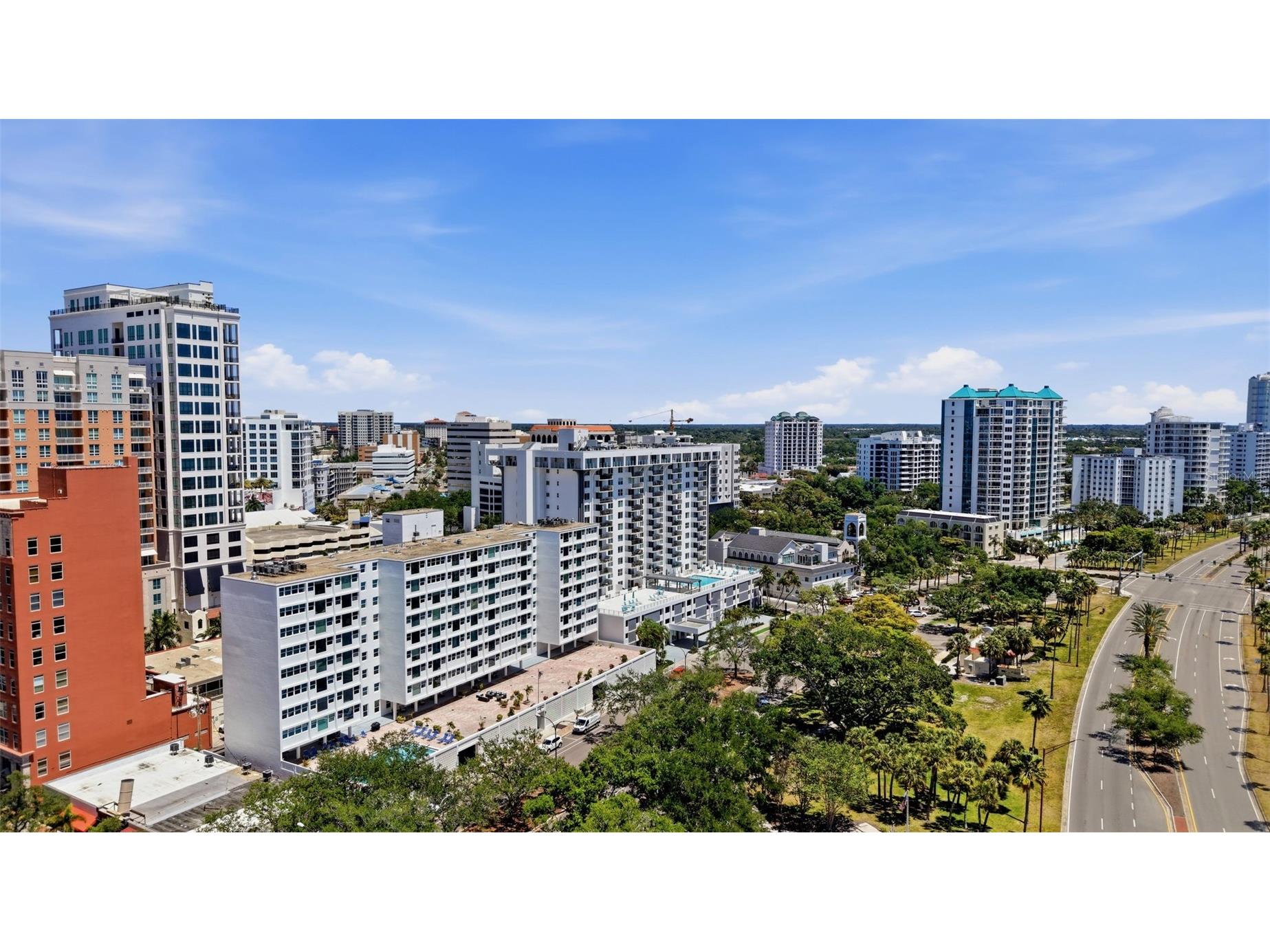 33 S Gulfstream Avenue #704 Sarasota FL 34236 A4691764 image49