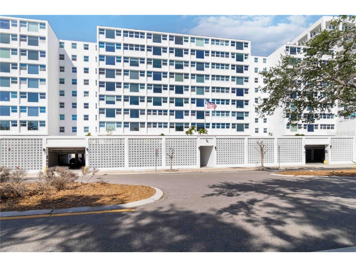 33 S Gulfstream Avenue #905 Sarasota FL 34236 A4648933 image1
