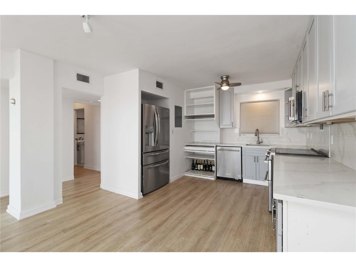 33 S Gulfstream Avenue #905 Sarasota FL 34236 A4648933 image10