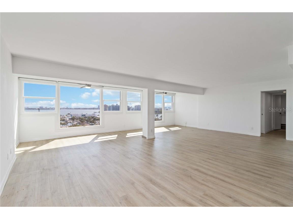 33 S Gulfstream Avenue #905 Sarasota FL 34236 A4648933 image7