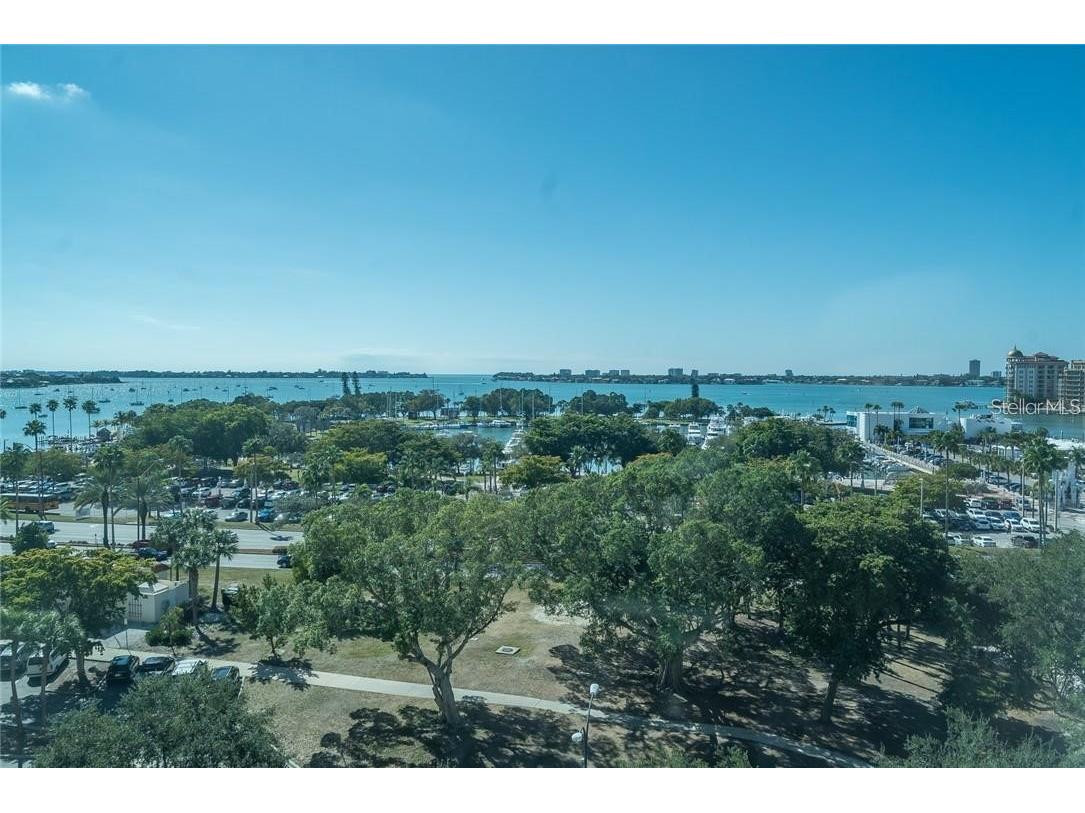 33 S Gulfstream Avenue #907 Sarasota FL 34236 - SARASOTA BAY A4596486 image1